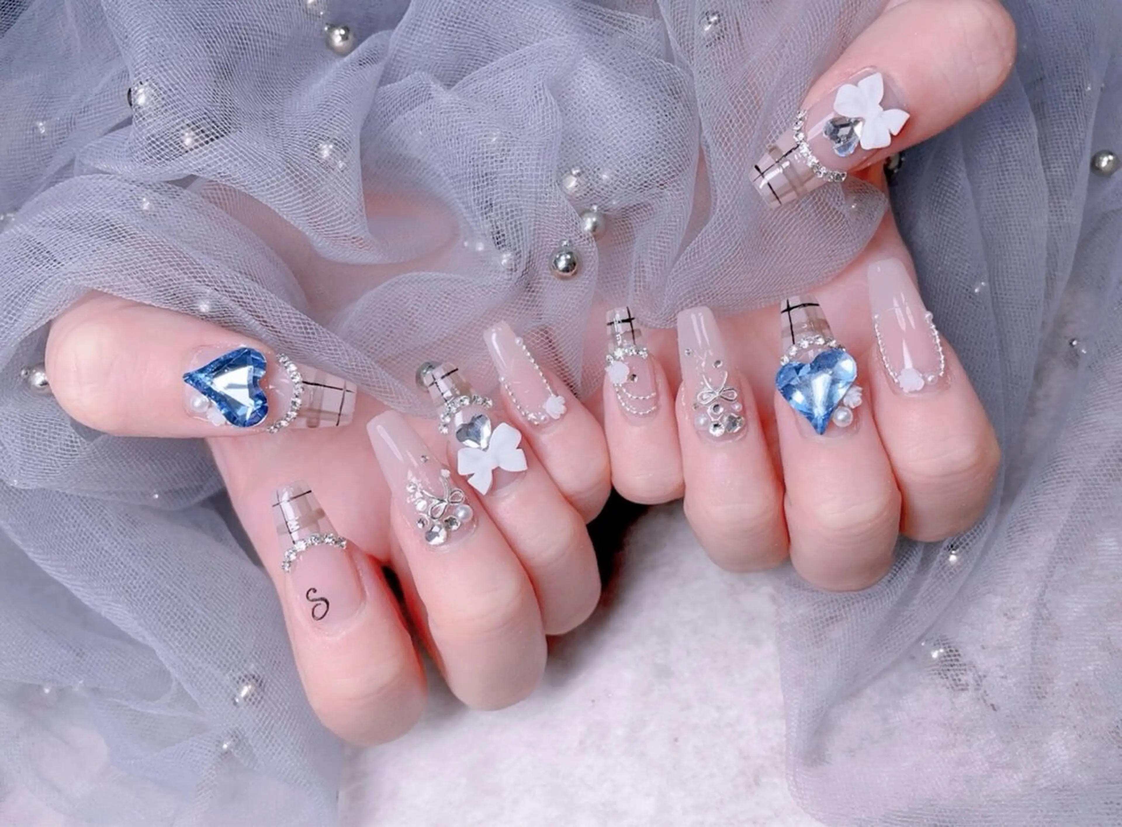 ネイル ボルドー チークネイル フレンチネイル ジェルネイル グラデーション ハンドネイル ╹◡╹Mimoミモ ネイルサロンのネイルデザイン