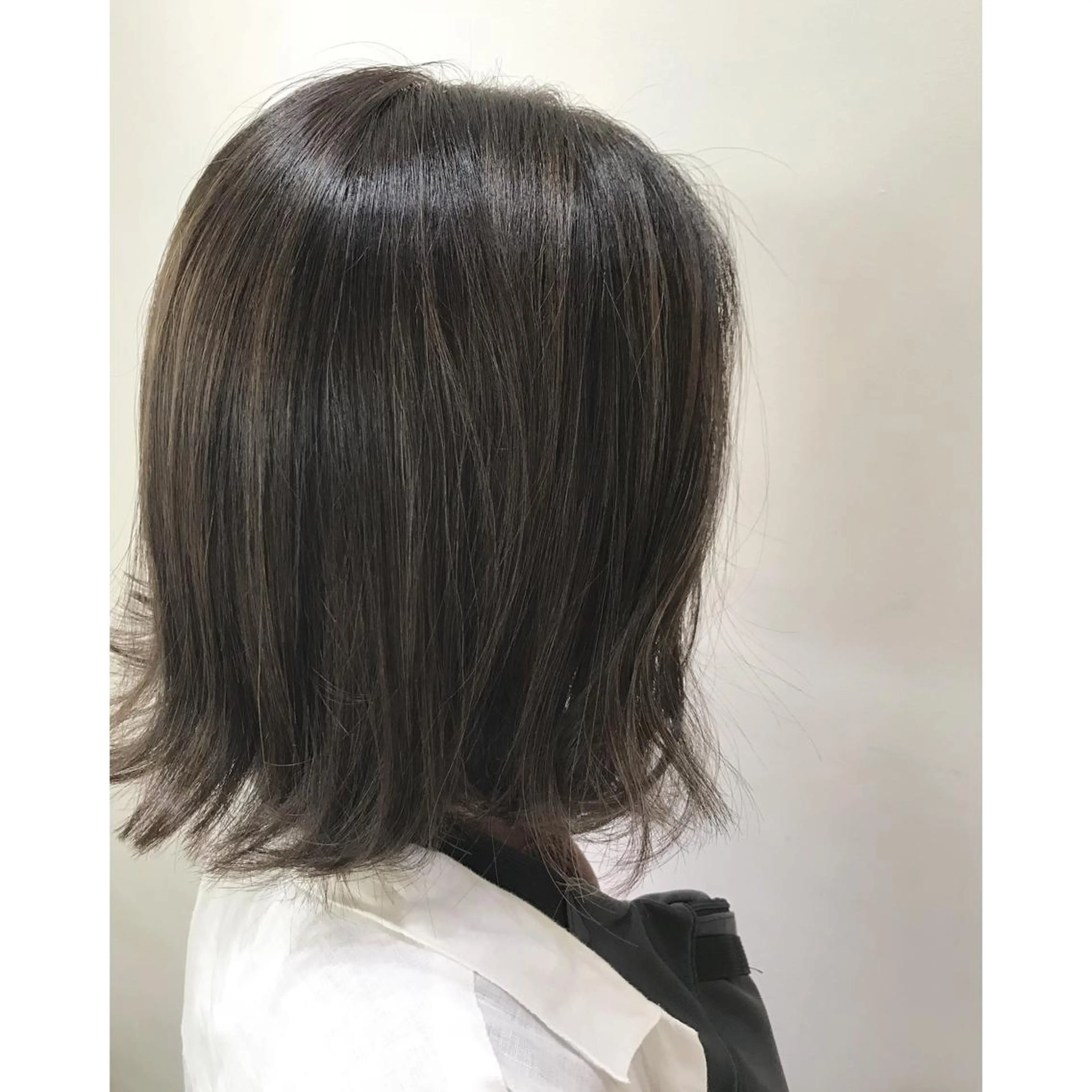 ミディアム カラー アディクシーカラー ブリーチ ハイライトカラー ハイライト トリートメント 坂西 春果のマツエク・マツパデザイン