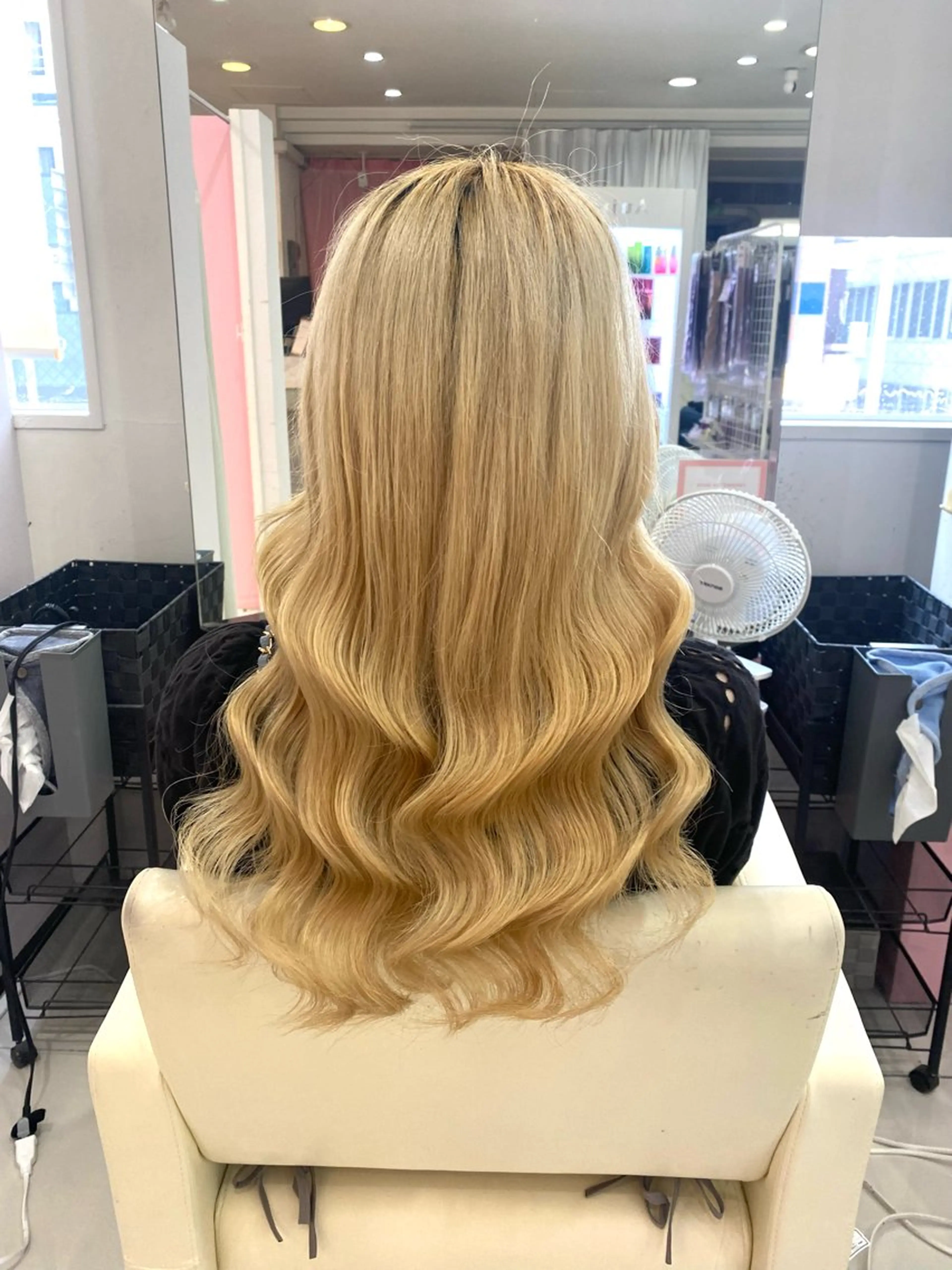 ロング illfrere所属・illfrere MOMOKAのヘアスタイル