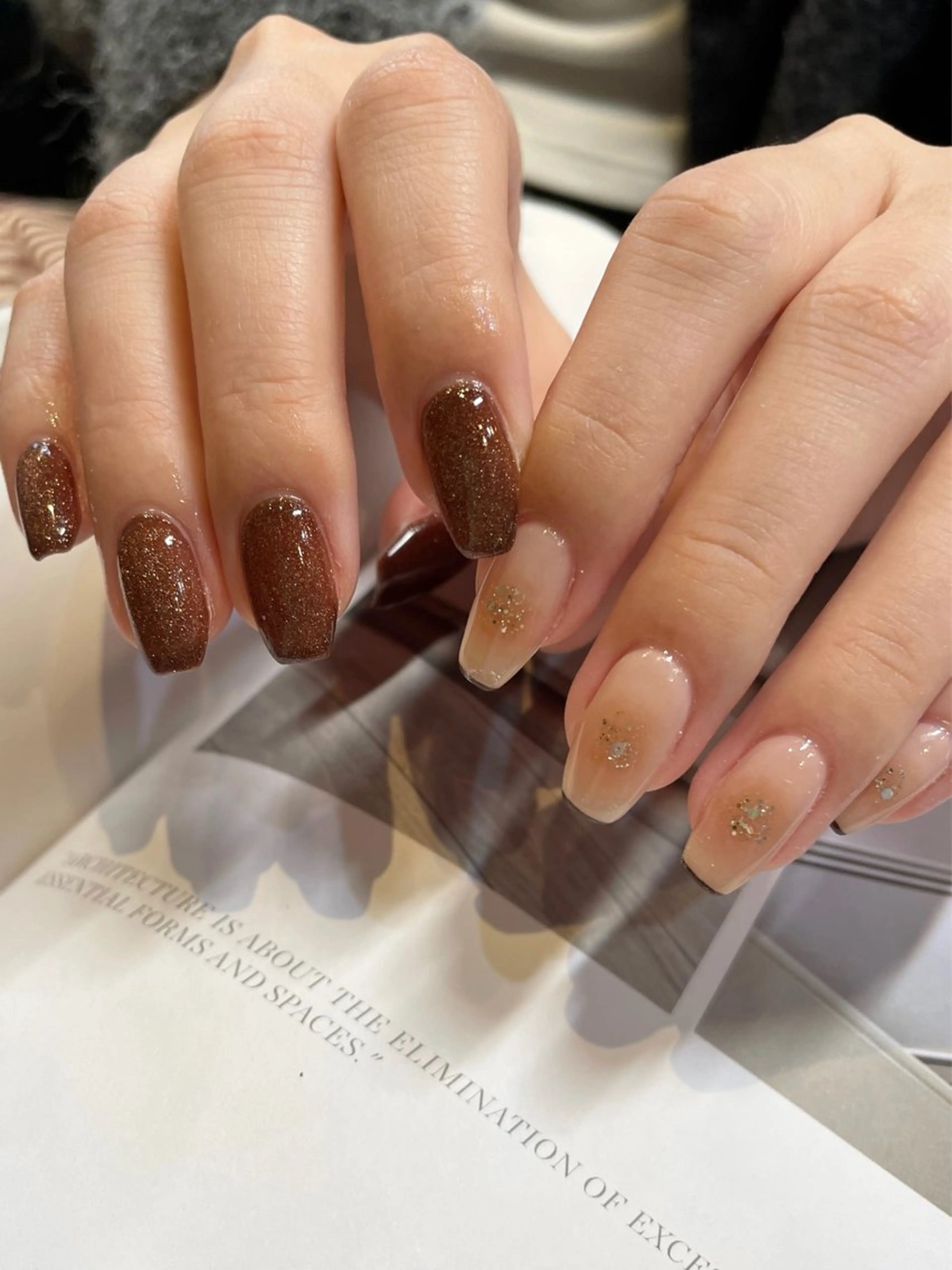 ネイル ハンドネイル anyora nail salon所属・大人ワンホン キラキラ／Ayanoのネイルデザイン