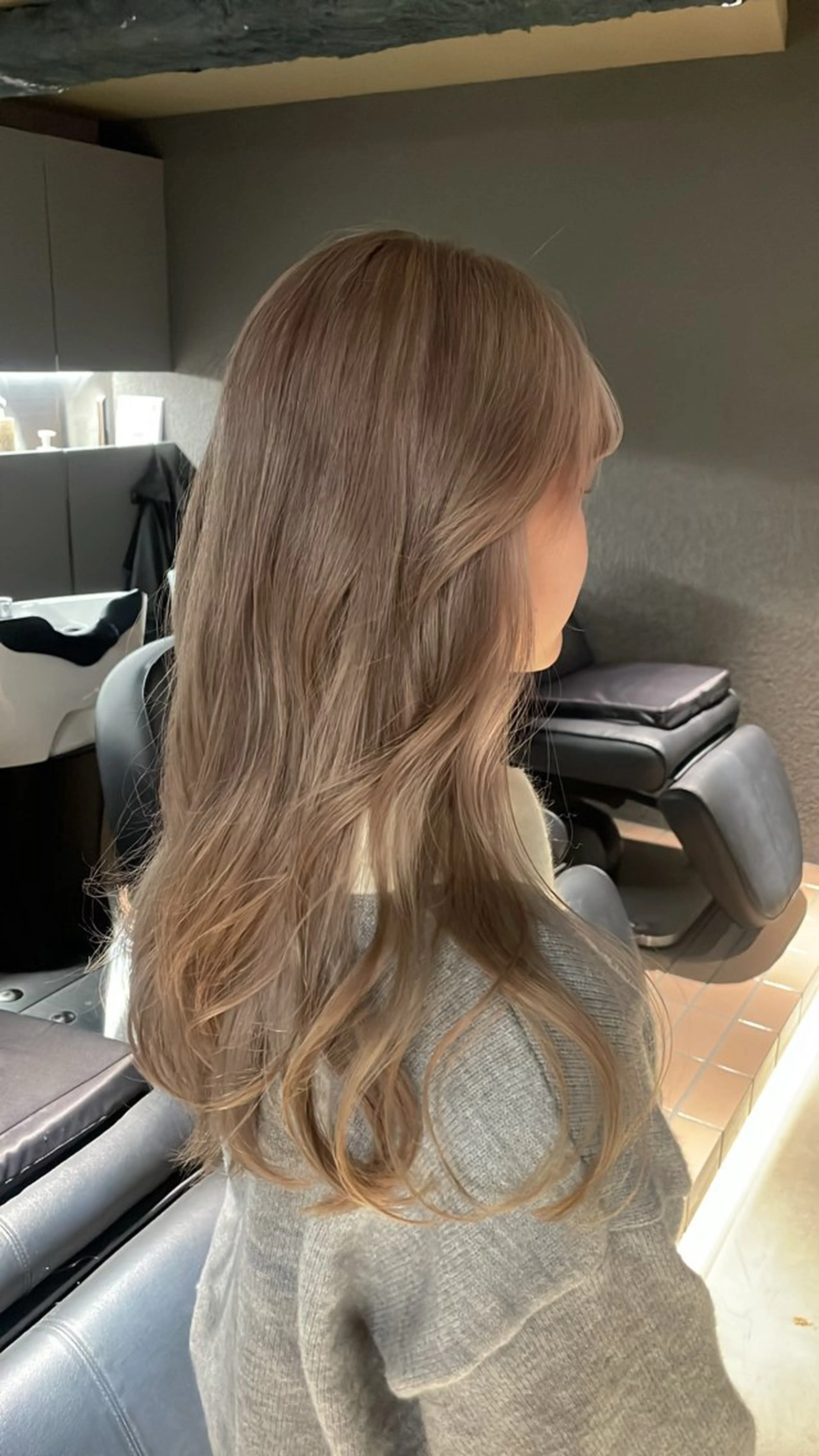 ロング カラー ベージュカラー ブリーチ ブラウンカラー 透明感カラー ミルクティーベージュ 名古屋栄♡PELE/ ブリーチ/ハイトーンのヘアスタイル