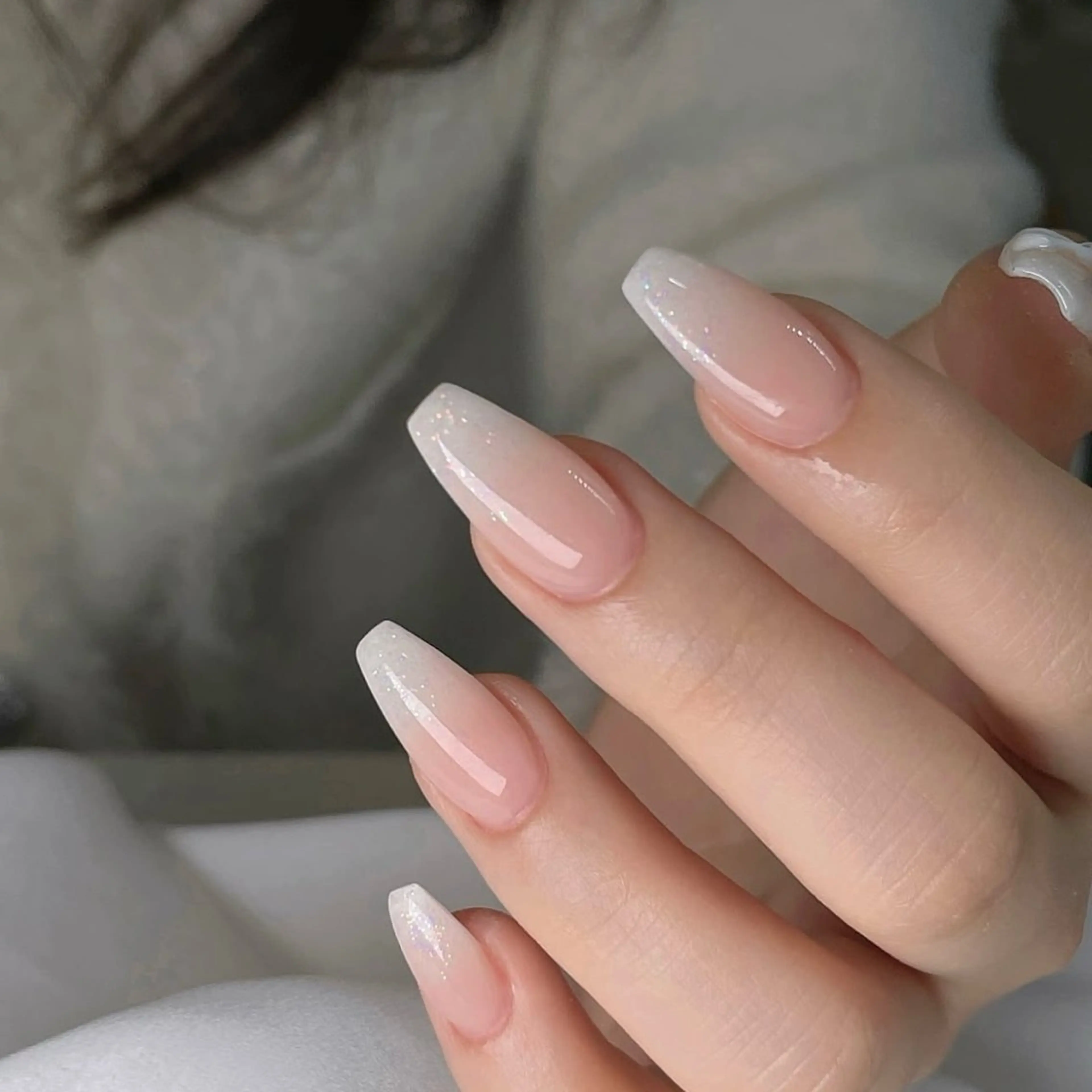 ネイル キラキラネイル 韓国ネイル 水色 マグネットネイル ミラーネイル ハンドネイル ハンドケア Lala Nailsのネイルデザイン