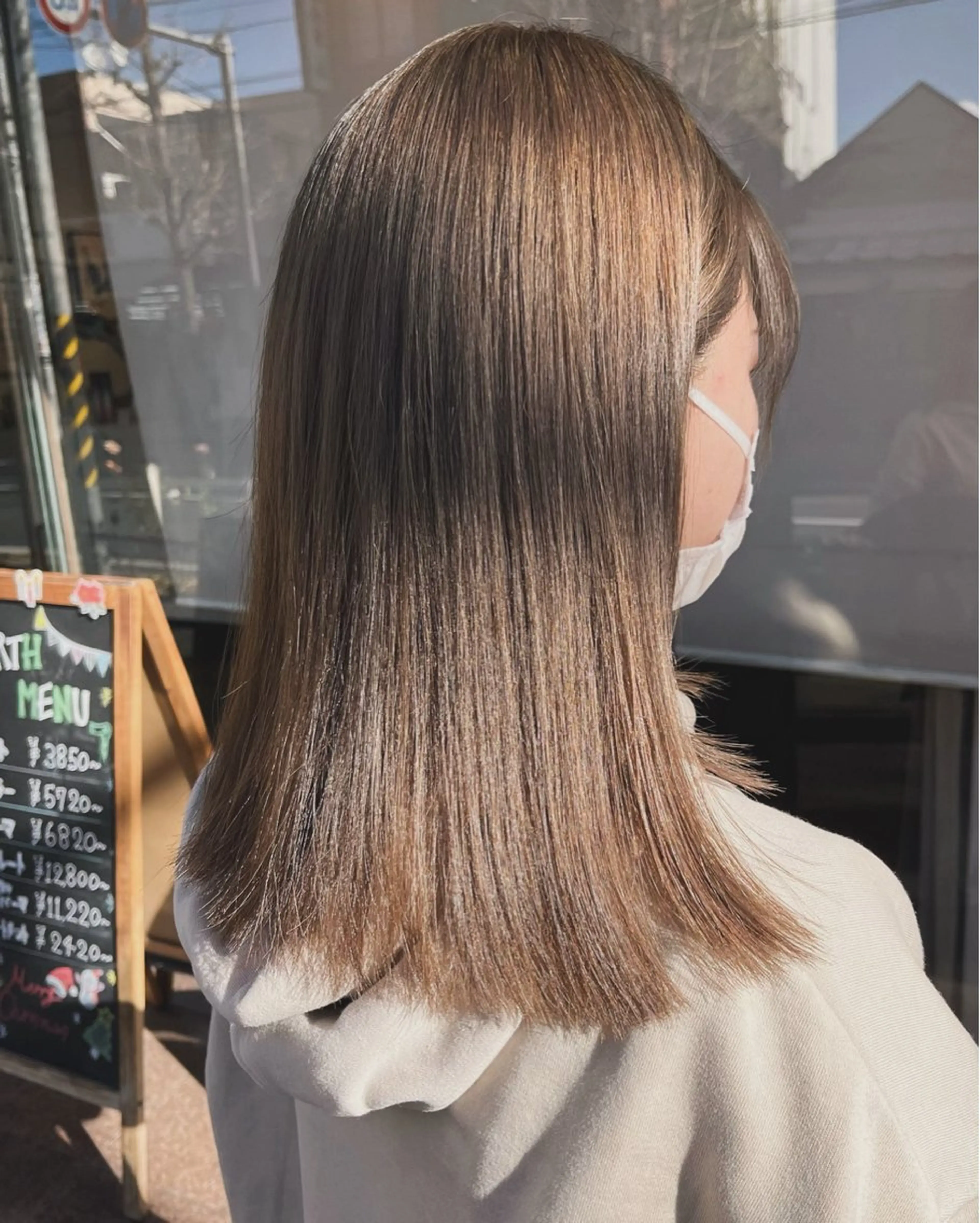 ミディアム カラー アッシュ ベージュカラー カット ヘアカラー トリートメント レイヤーカット🌈 透明感カラー🌷ﾕﾘのヘアスタイル