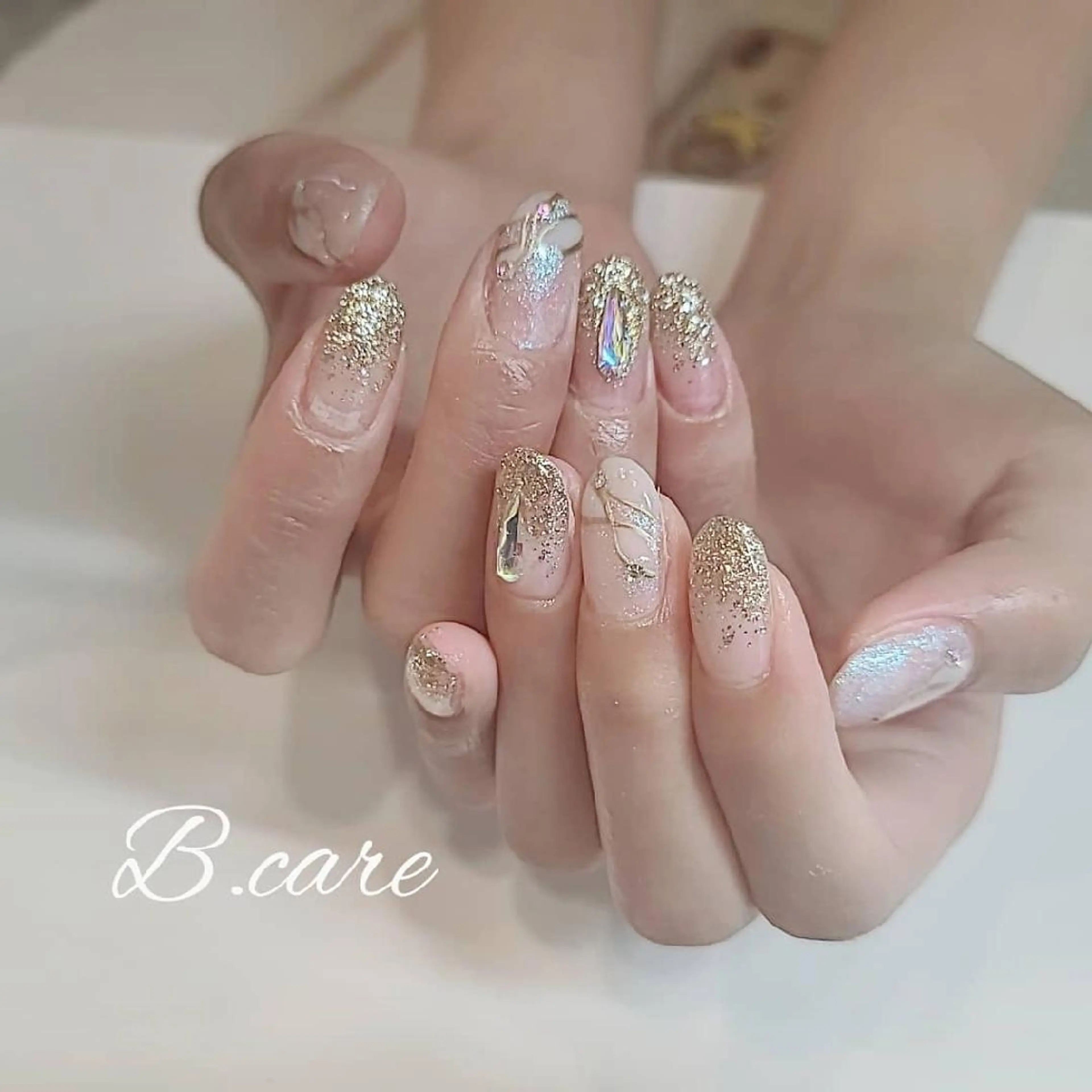 ネイル アートネイル ビーケア自由が丘所属・えみ えみのネイルデザイン