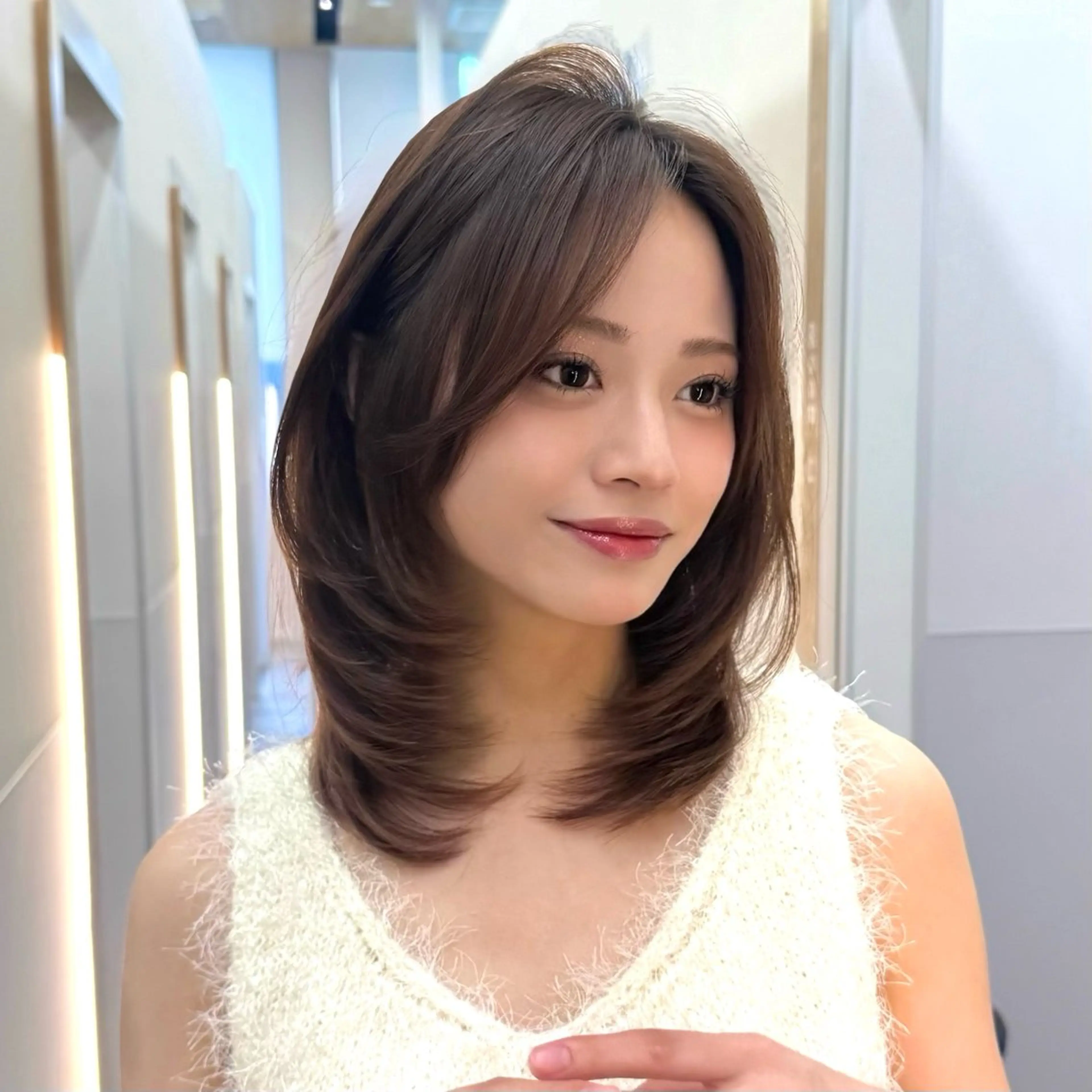 ミディアム カット ヘアカラー トリートメント SALOWIN銀座六丁目店所属・津田怜果/ 銀座/レイヤーカットのヘアスタイル