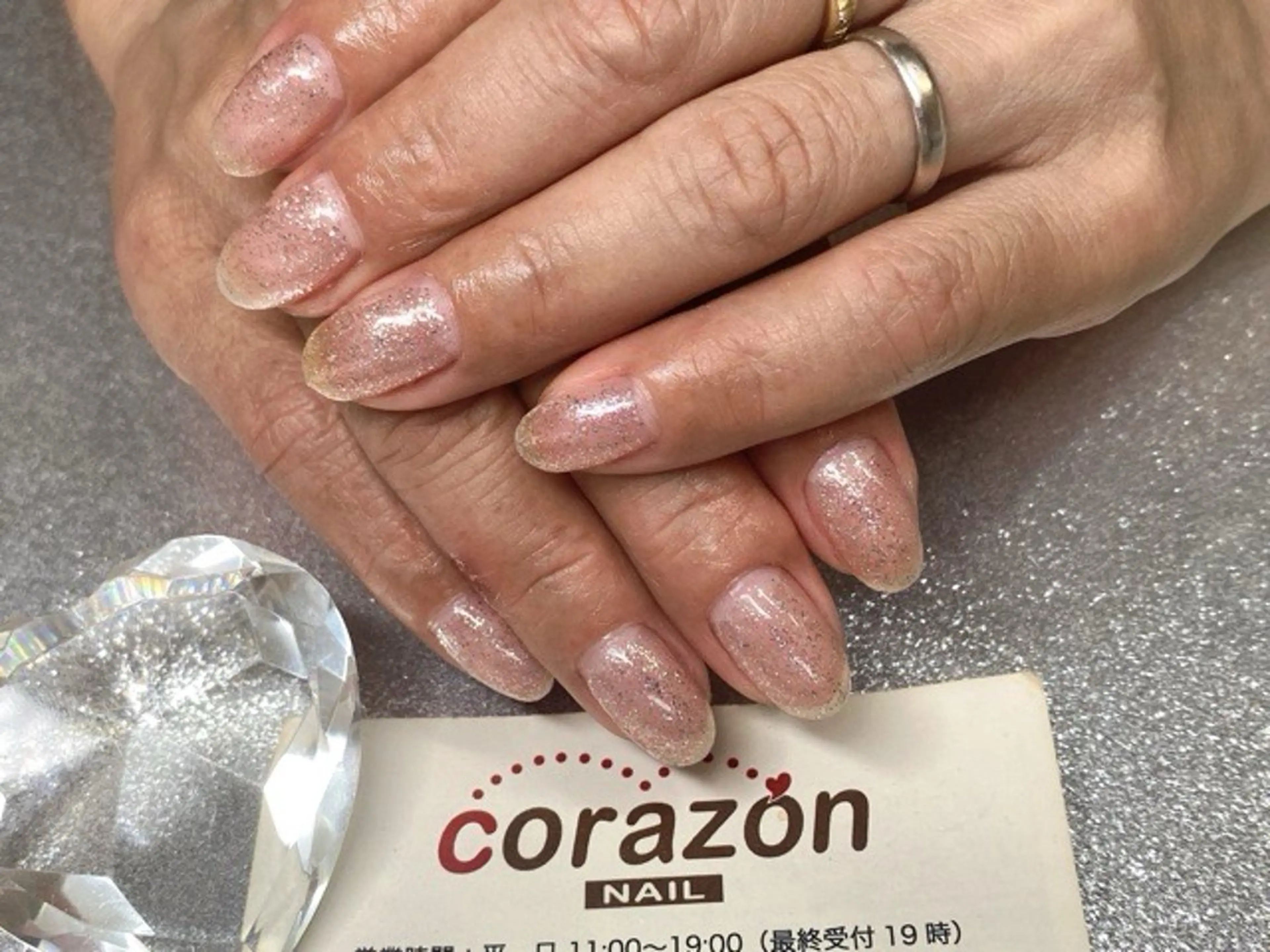 ネイル ジェルネイル ワンカラーネイル ピンク シルバー corazon所属・ネイリスト aicoのネイルデザイン