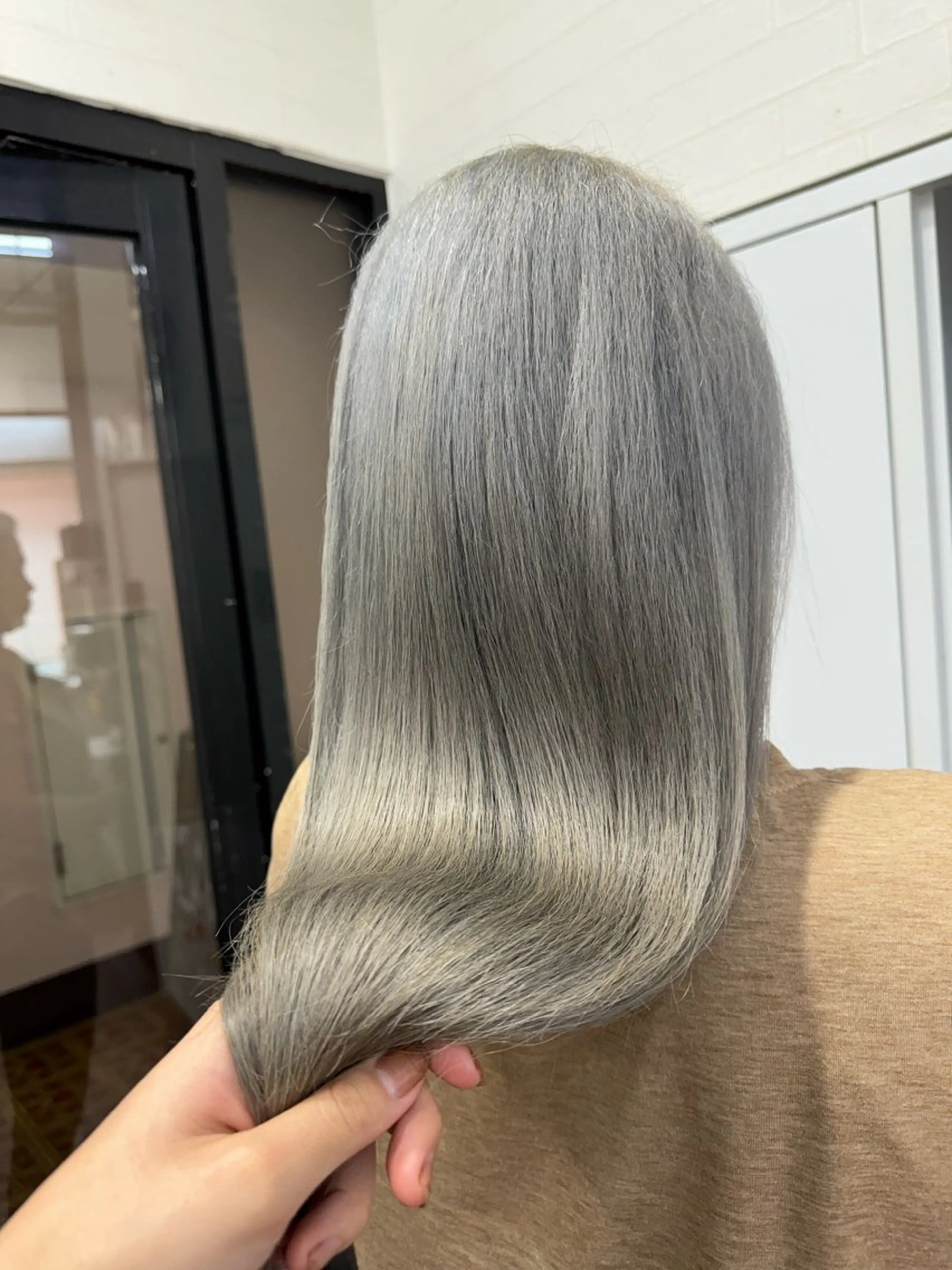 ロング apollo 横浜所属・横浜🦋ハイトーン 🫐耳つぼジュエリーのヘアスタイル