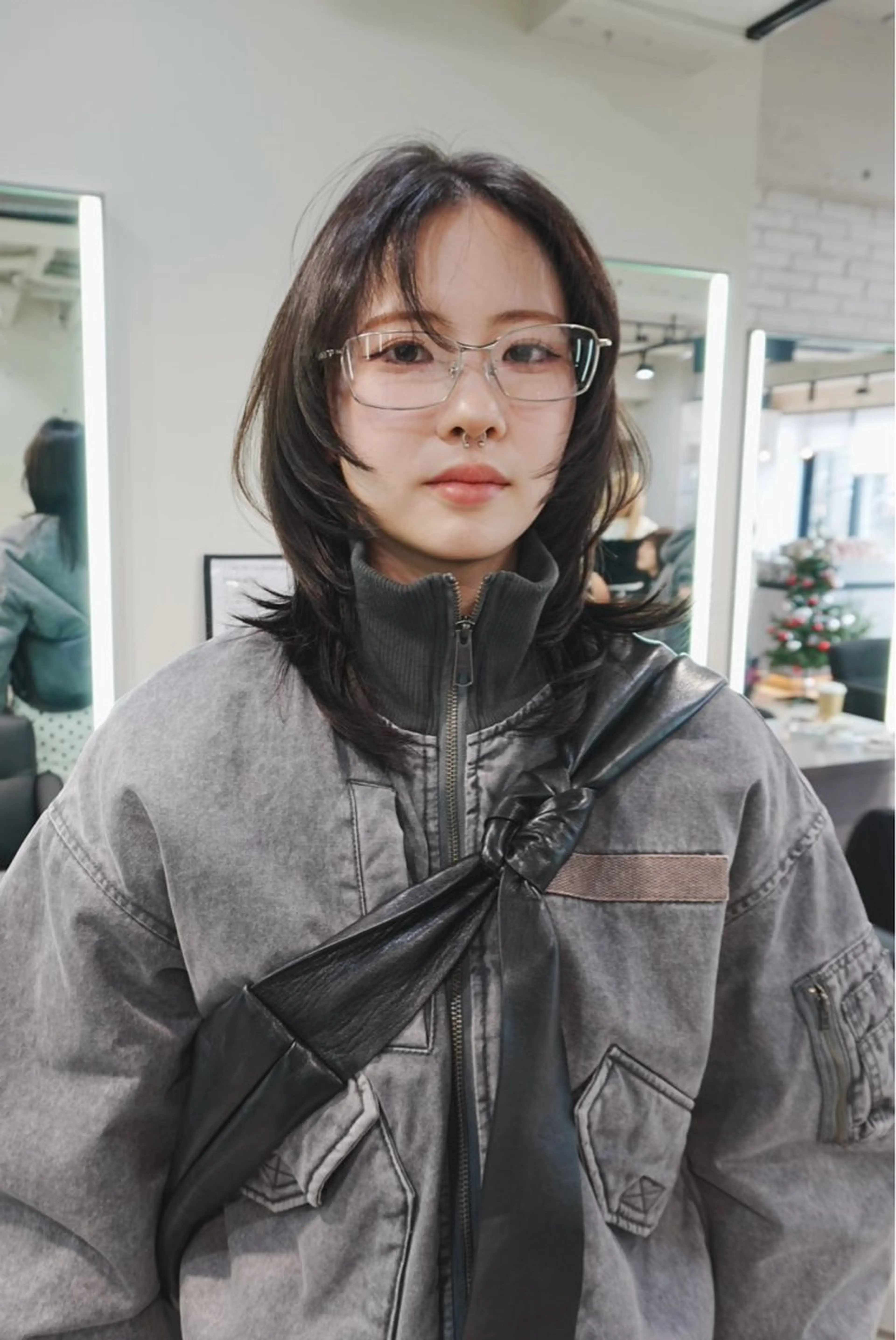 ミディアム ハッシュカット 韓国風ヘア Airi 韓国y2k レイヤーカットのヘアスタイル