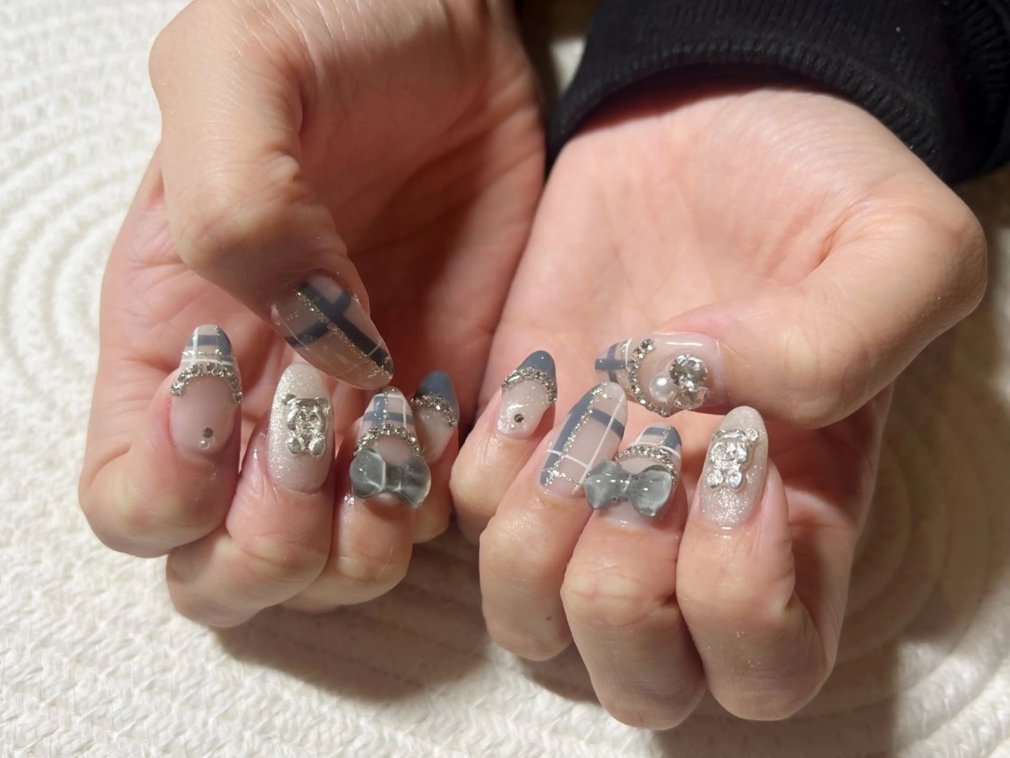 ネイル 持ち込み ストーンネイル ハンドネイル liberté (リベルテ)のネイルデザイン