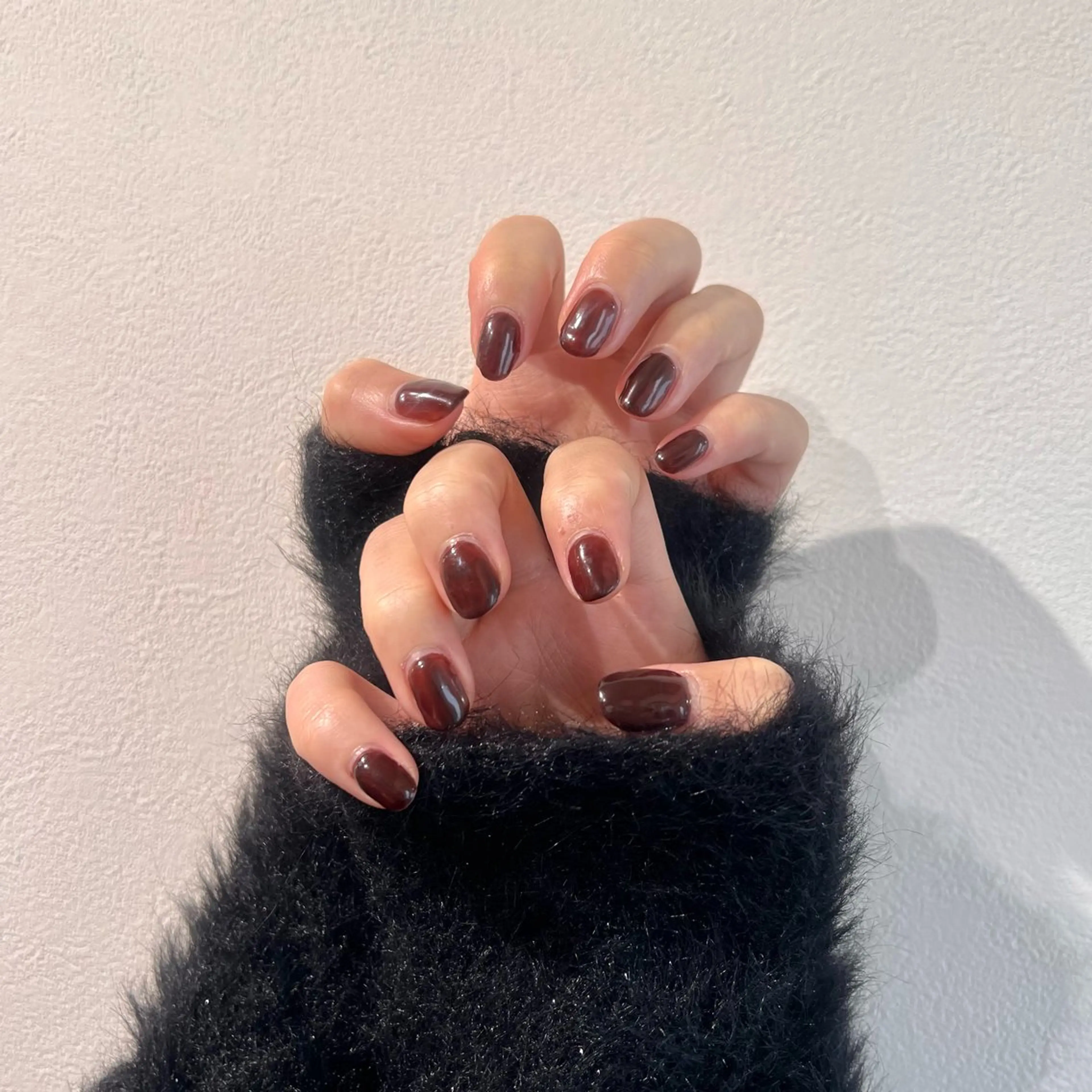 ネイル ブラウン ジェルネイル パラジェル 赤色 𝙎𝙚𝙞𝙧𝙖 ☆カット/パーマのヘアスタイル