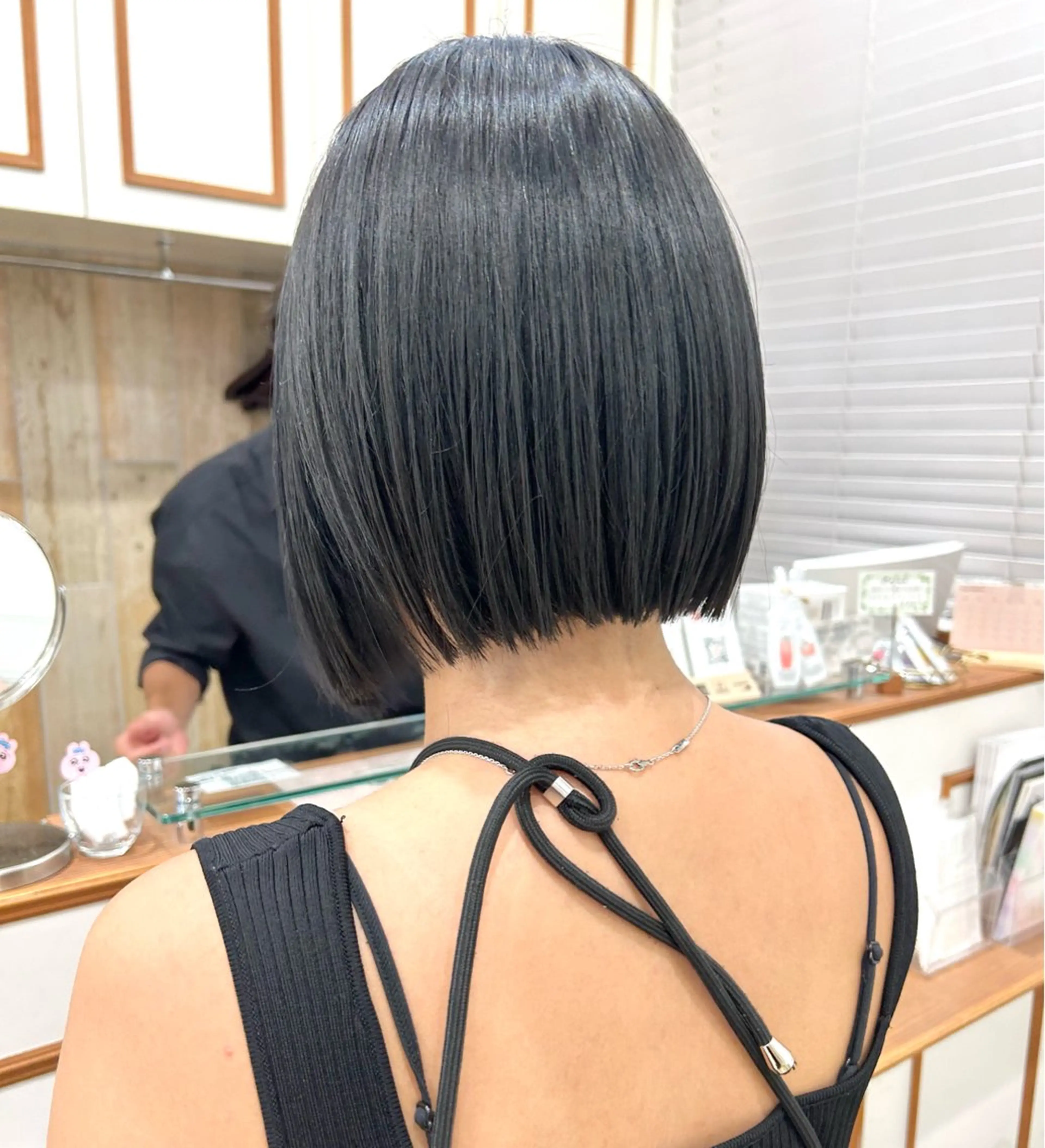 ショート カラー カット ヘアカラー トリートメント ぱつっとボブ/ 小野あかねのヘアスタイル