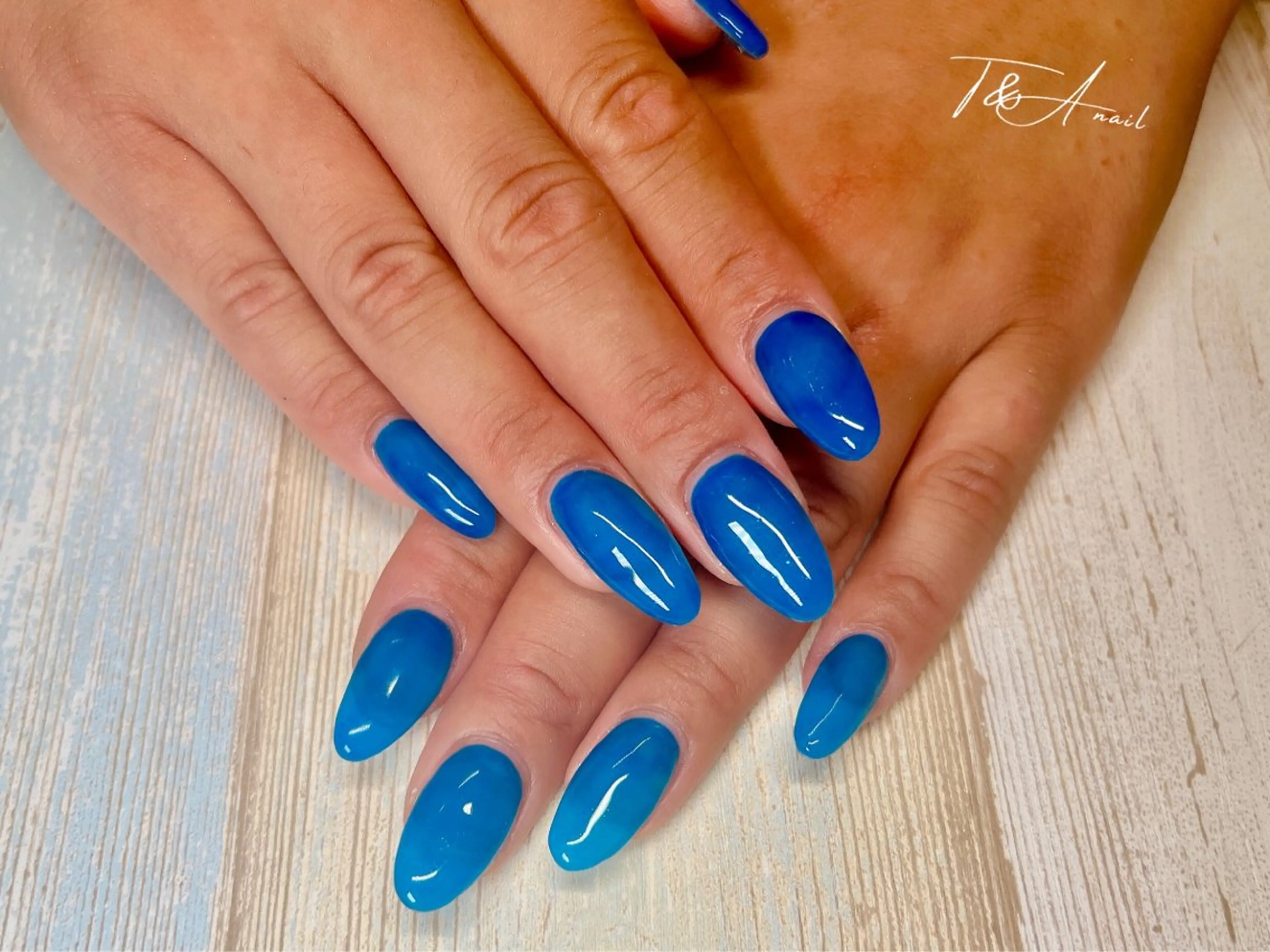 ネイル ブルー 長さ出し ジェルネイル ワンカラーネイル スカルプネイル ハンドネイル T&A nailのネイルデザイン