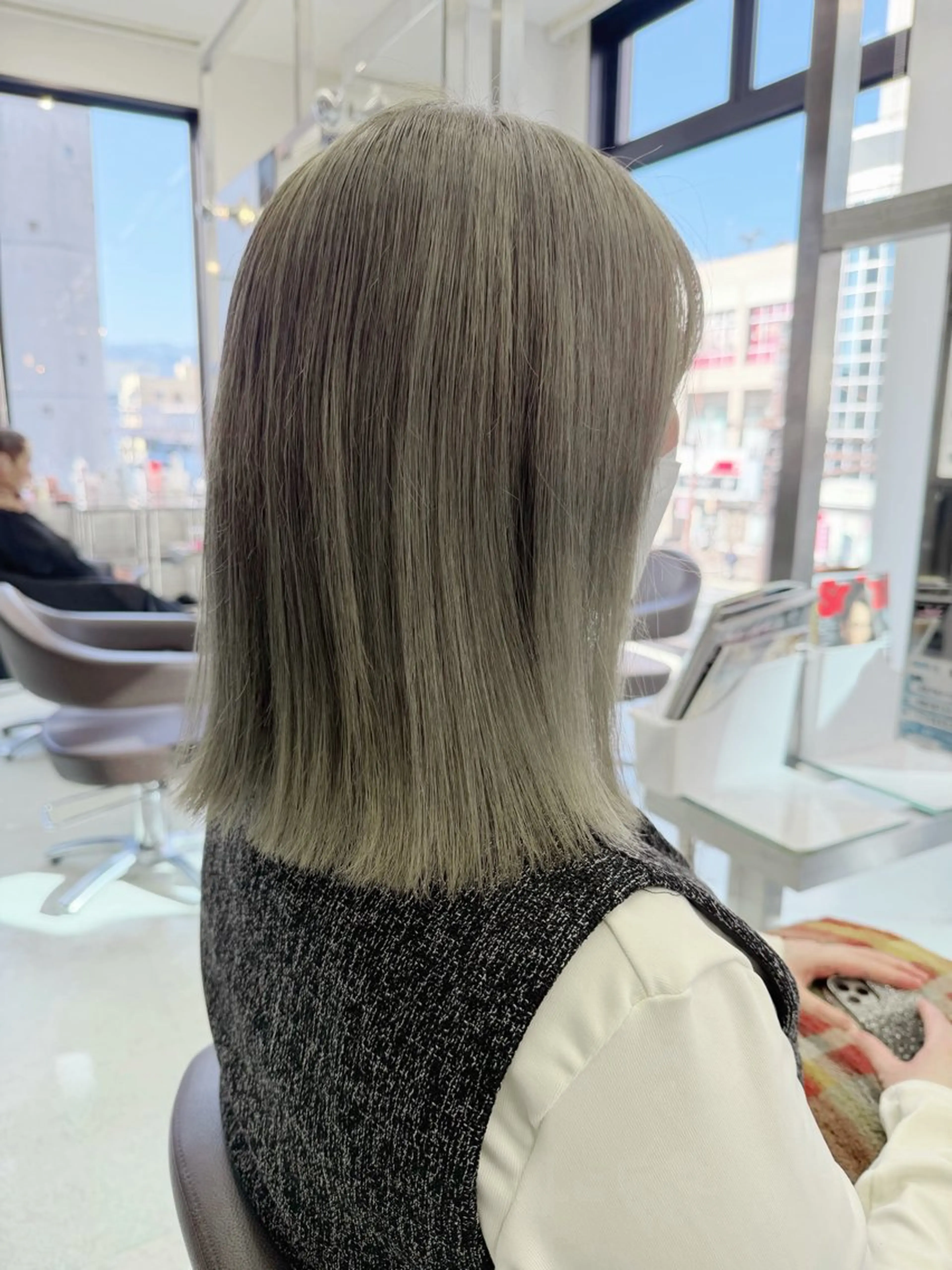 ミディアム カット ヘアカラー wil西宮レイヤー 西村徹のヘアスタイル