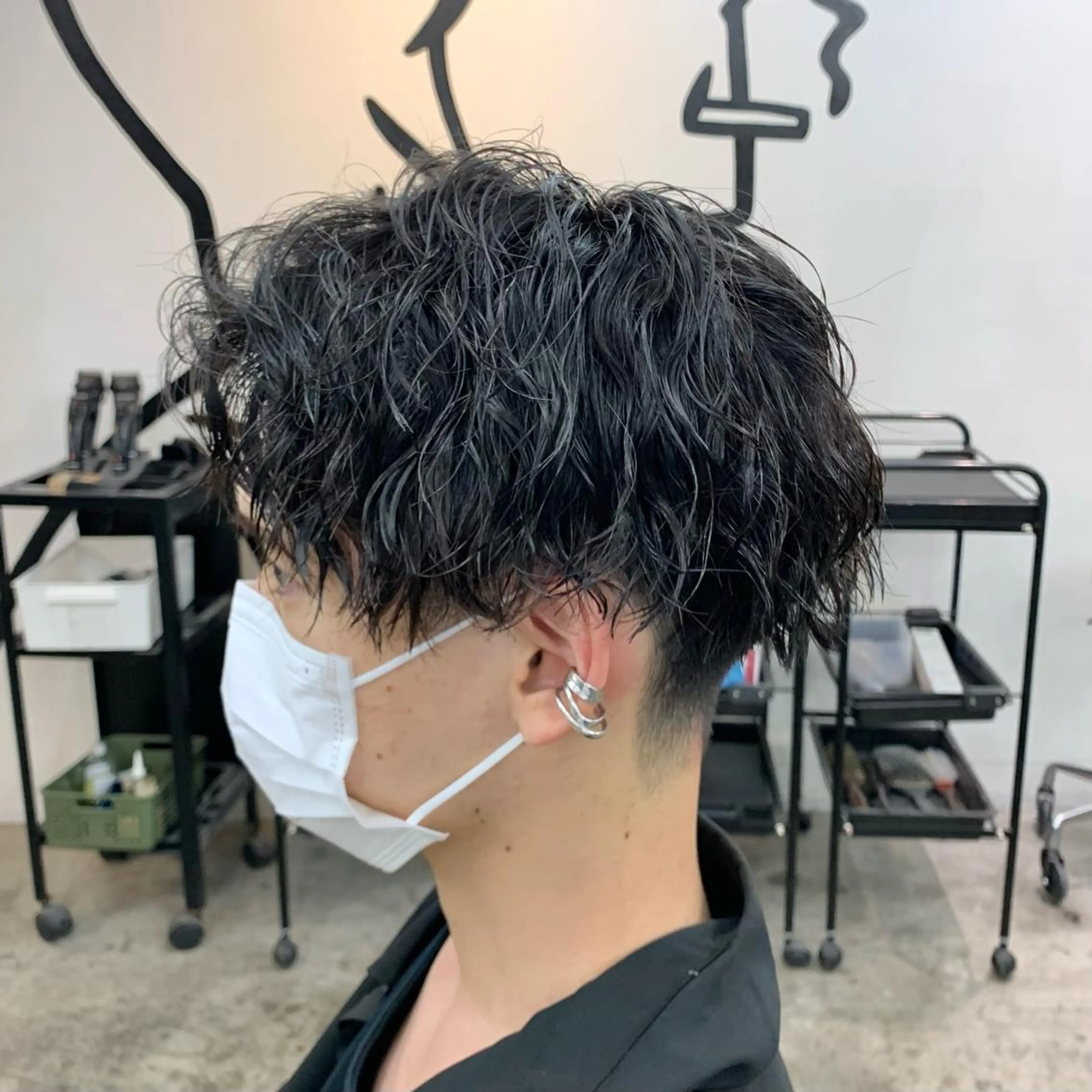 ショート パーマ メンズ センターパート カット パーマ メンズ特化美容師/ 藤戸 椋のヘアスタイル