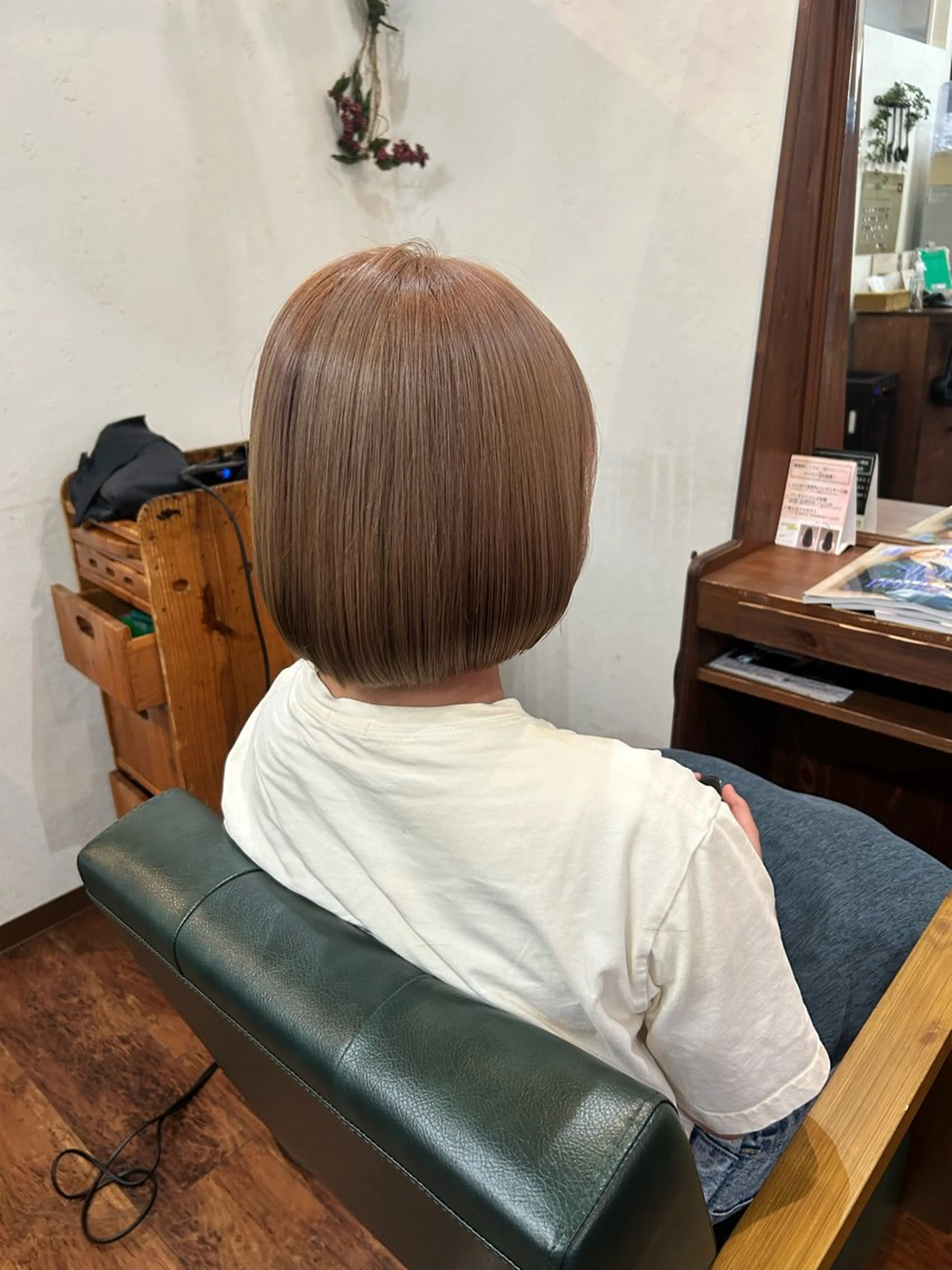 カラー ブリーチ カット ヘアカラー トリートメント story 増田 わかなのヘアスタイル