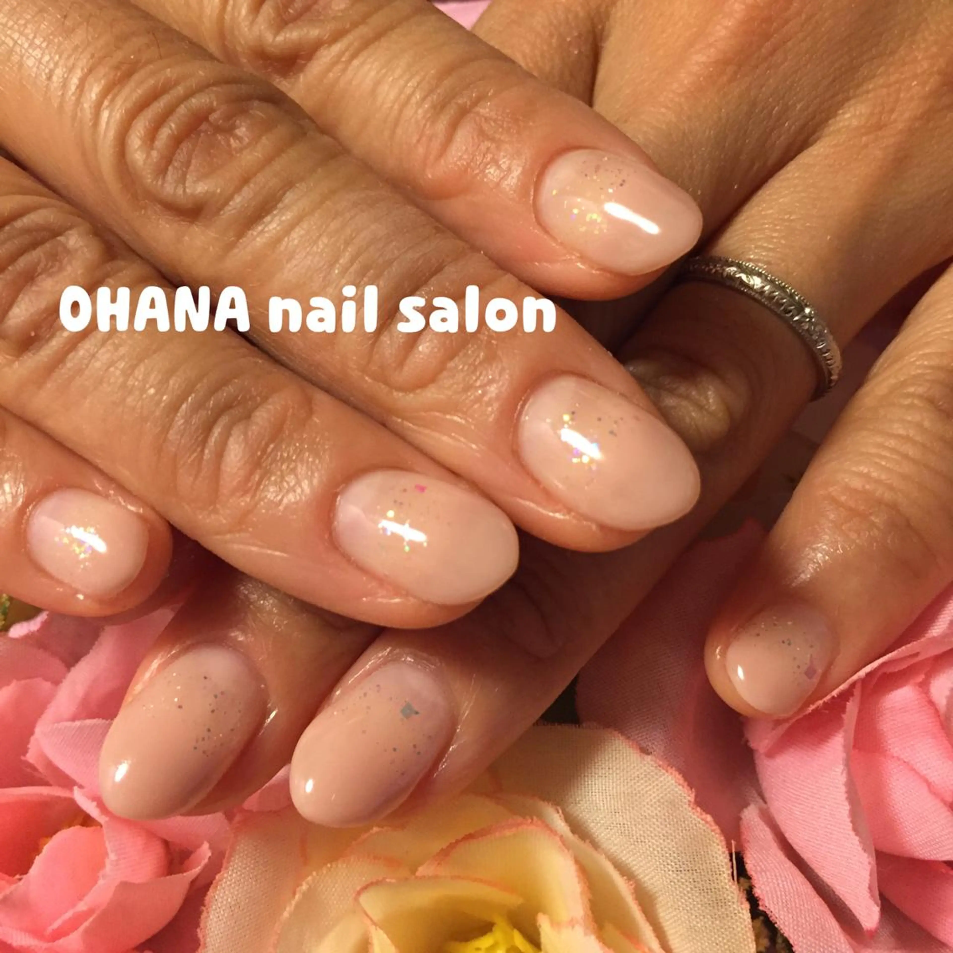 ネイル グラデーション ラメ(グリッター) オフィスネイル ピンク ピンクベージュ 那覇🏝️台湾人 ネイリストSHIUのネイルデザイン
