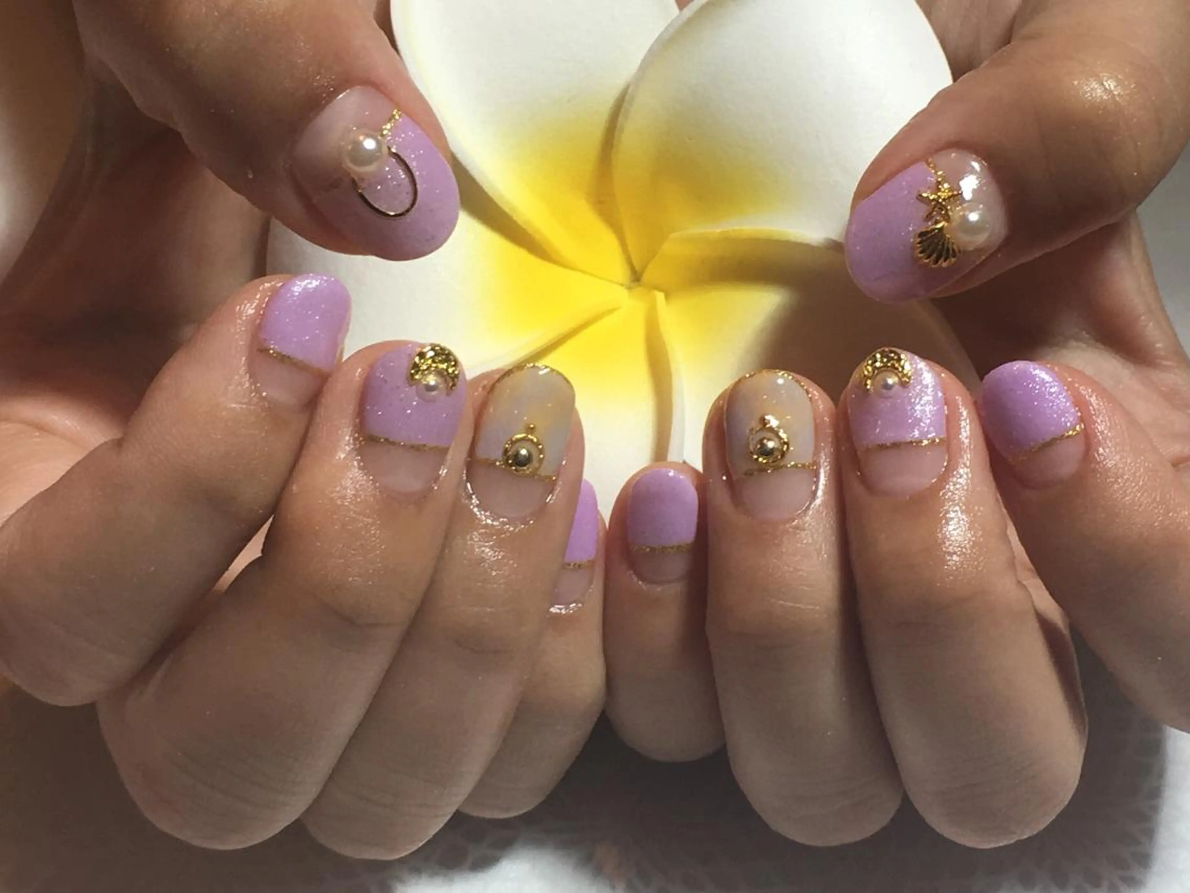 ネイル ゴージャス パープル ストーンネイル 古川 里美のネイルデザイン