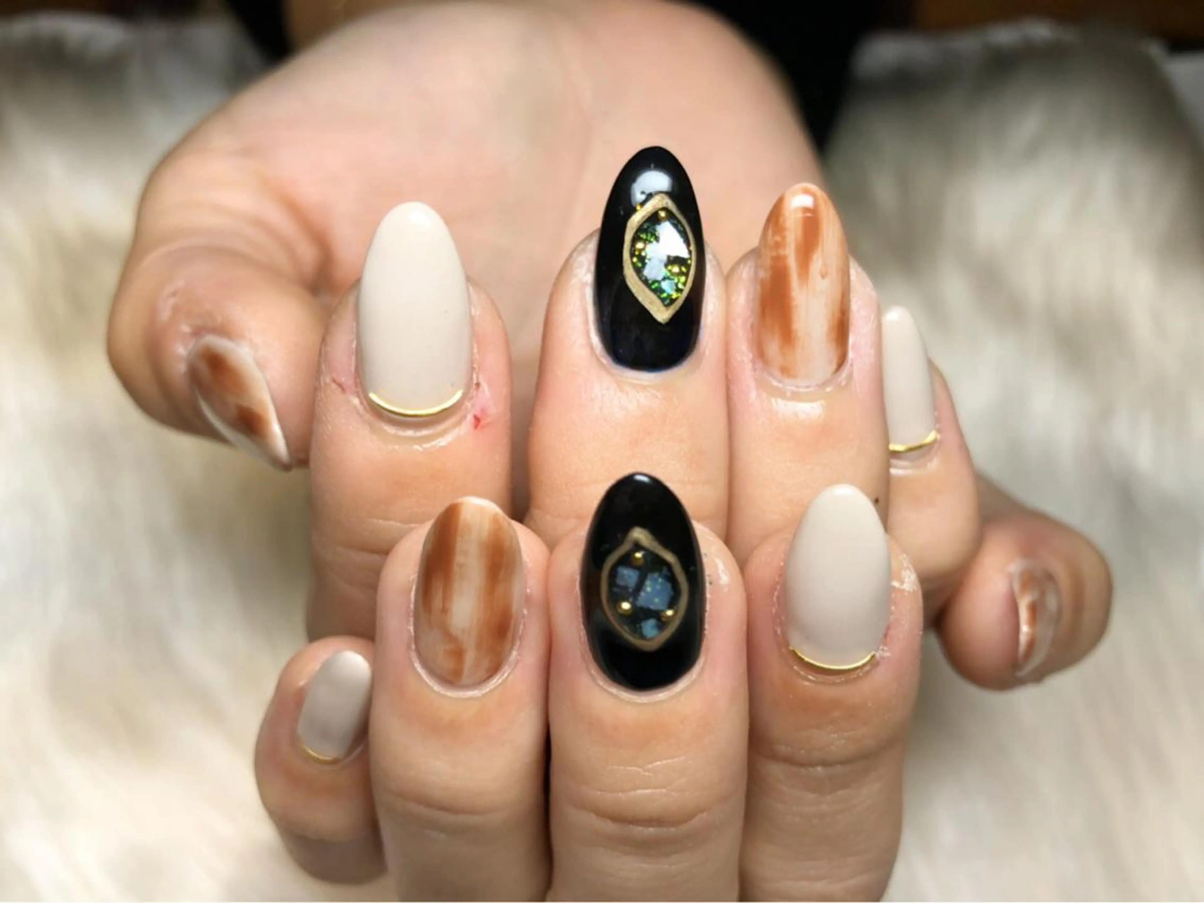 ネイル Li'leaNail AINAのネイルデザイン