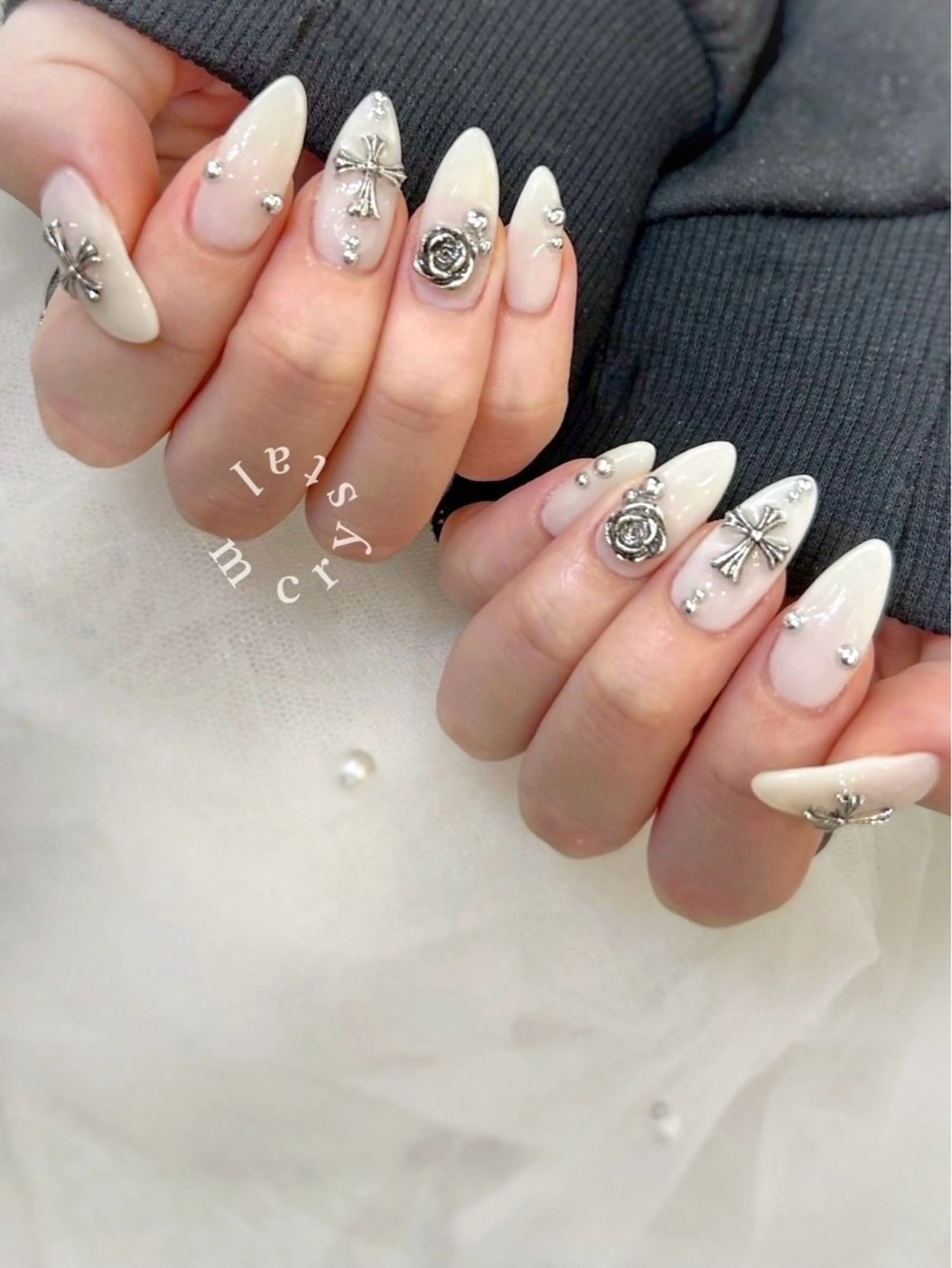 セミロング ハンドネイル Nailsalon M-crystalのネイルデザイン