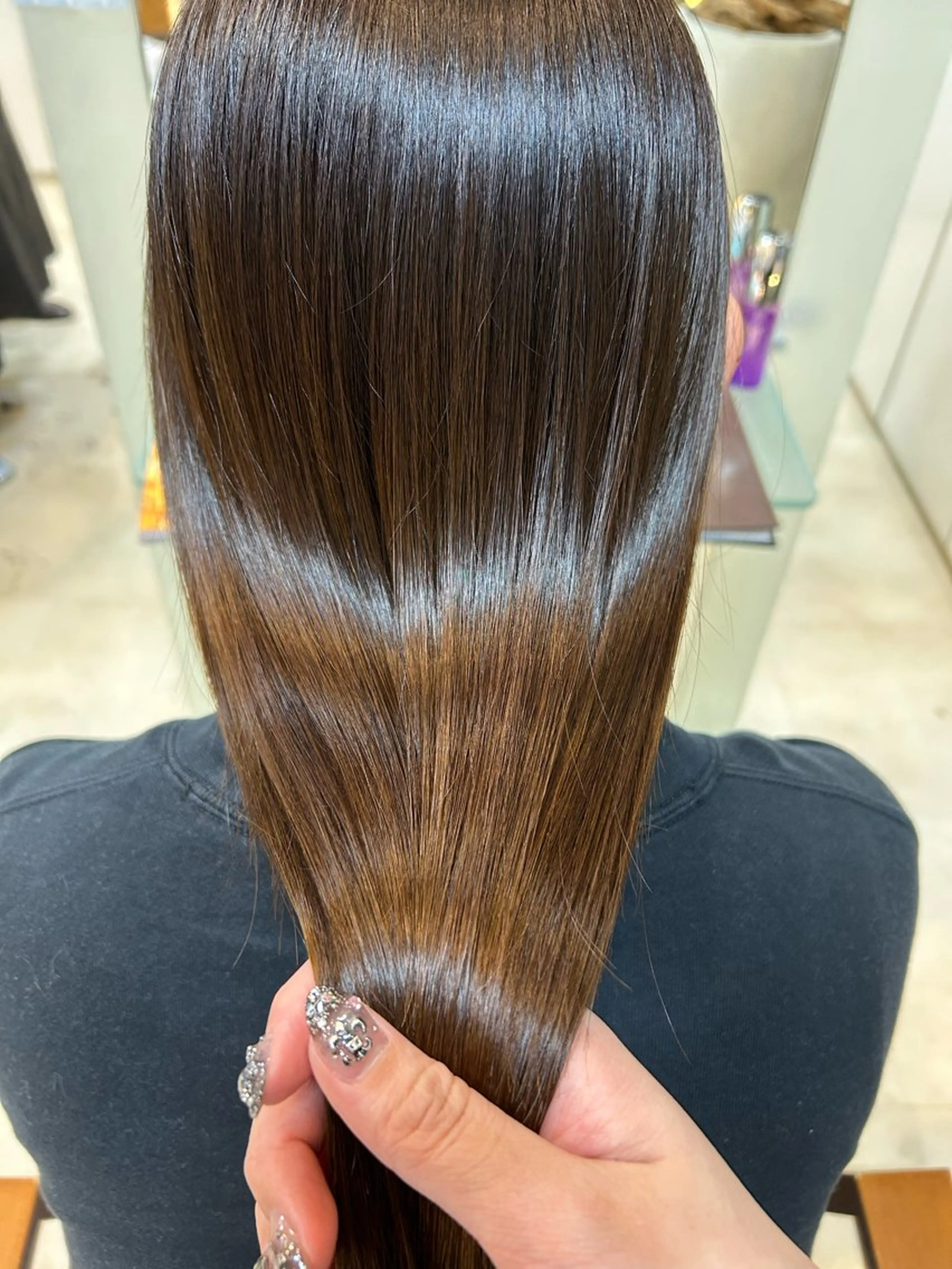 カラー 岩月ちさと まつ毛/カラーのヘアスタイル