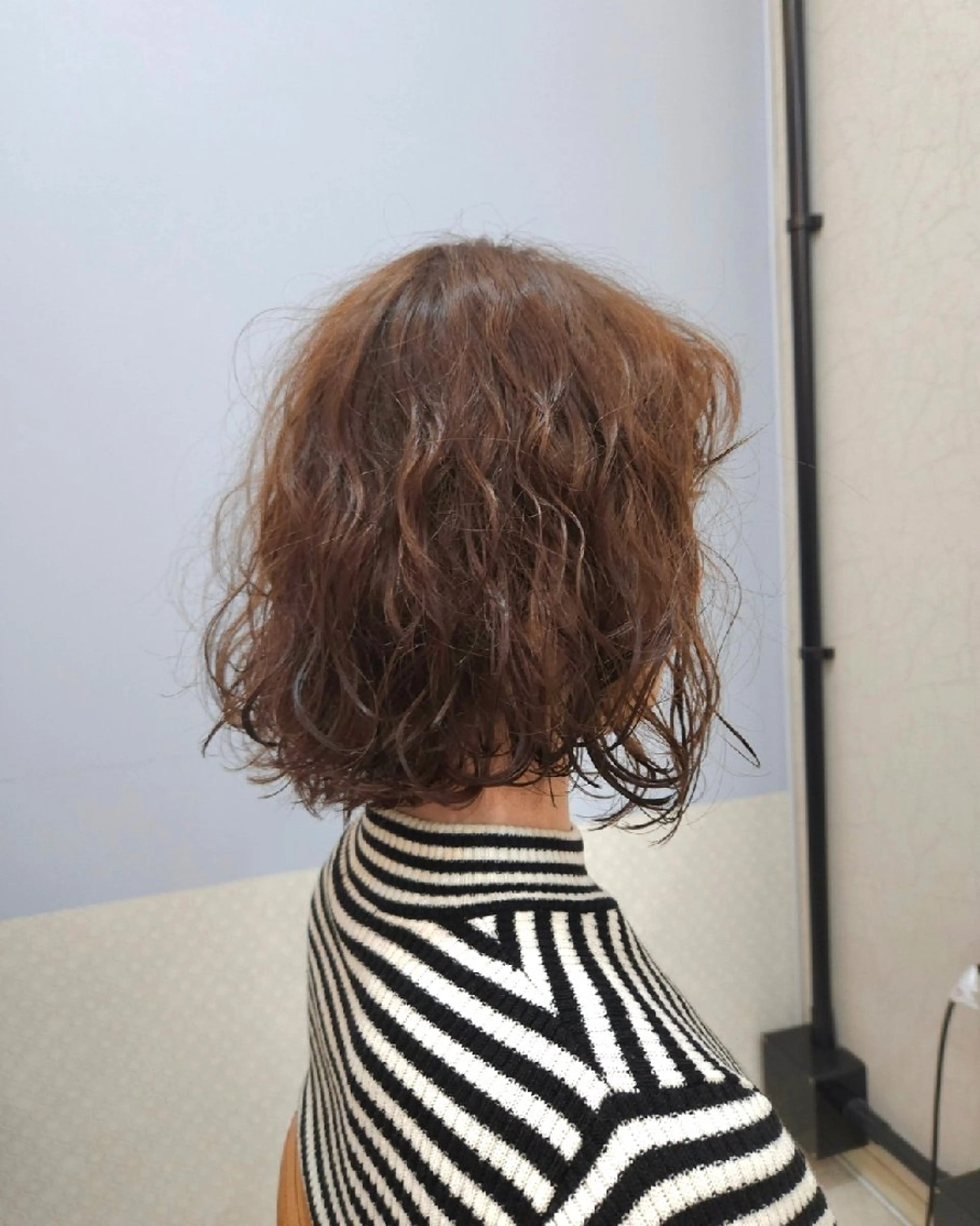 ミディアム パーマ カラー ミディアムパーマ ピンクカラー カット ヘアカラー パーマ nico ニコのヘアスタイル