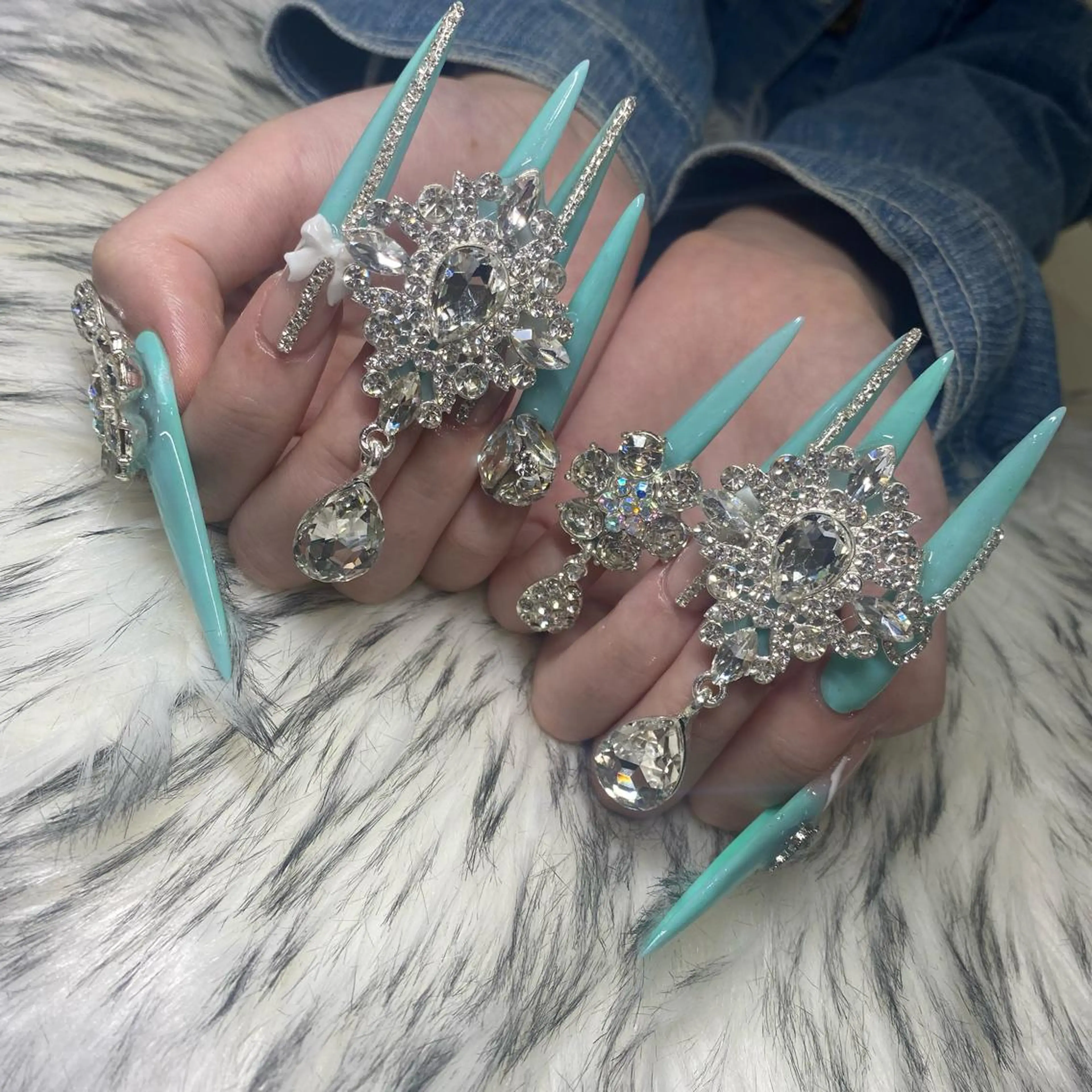 ネイル 持ち込み ハンドネイル la vie  Luire所属・la vie Luire ｱｽｶのネイルデザイン