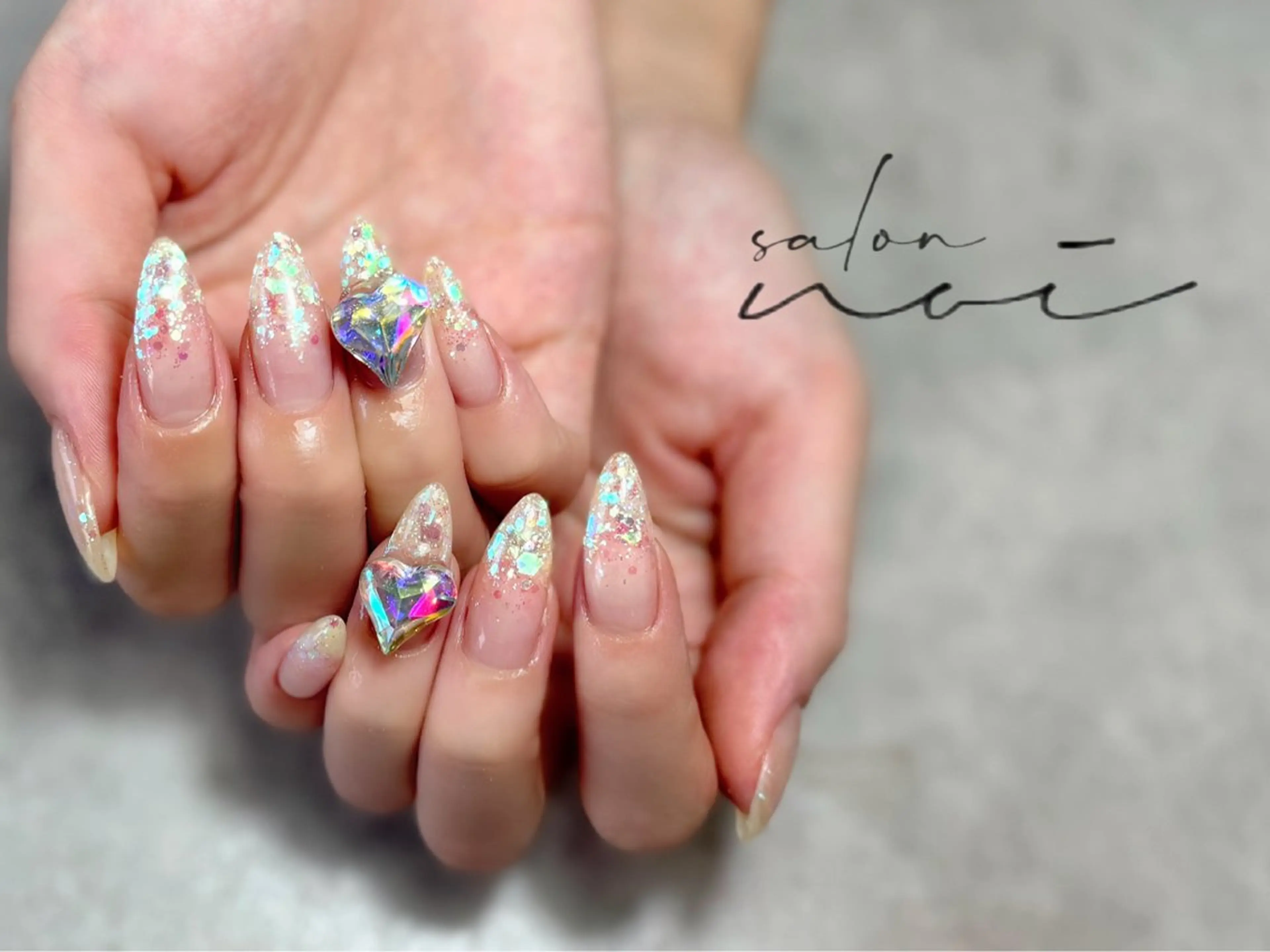 ネイル グラデーション ホログラムネイル ラメ(グリッター) ハンドネイル salon noi所属・salon noiのネイルデザイン