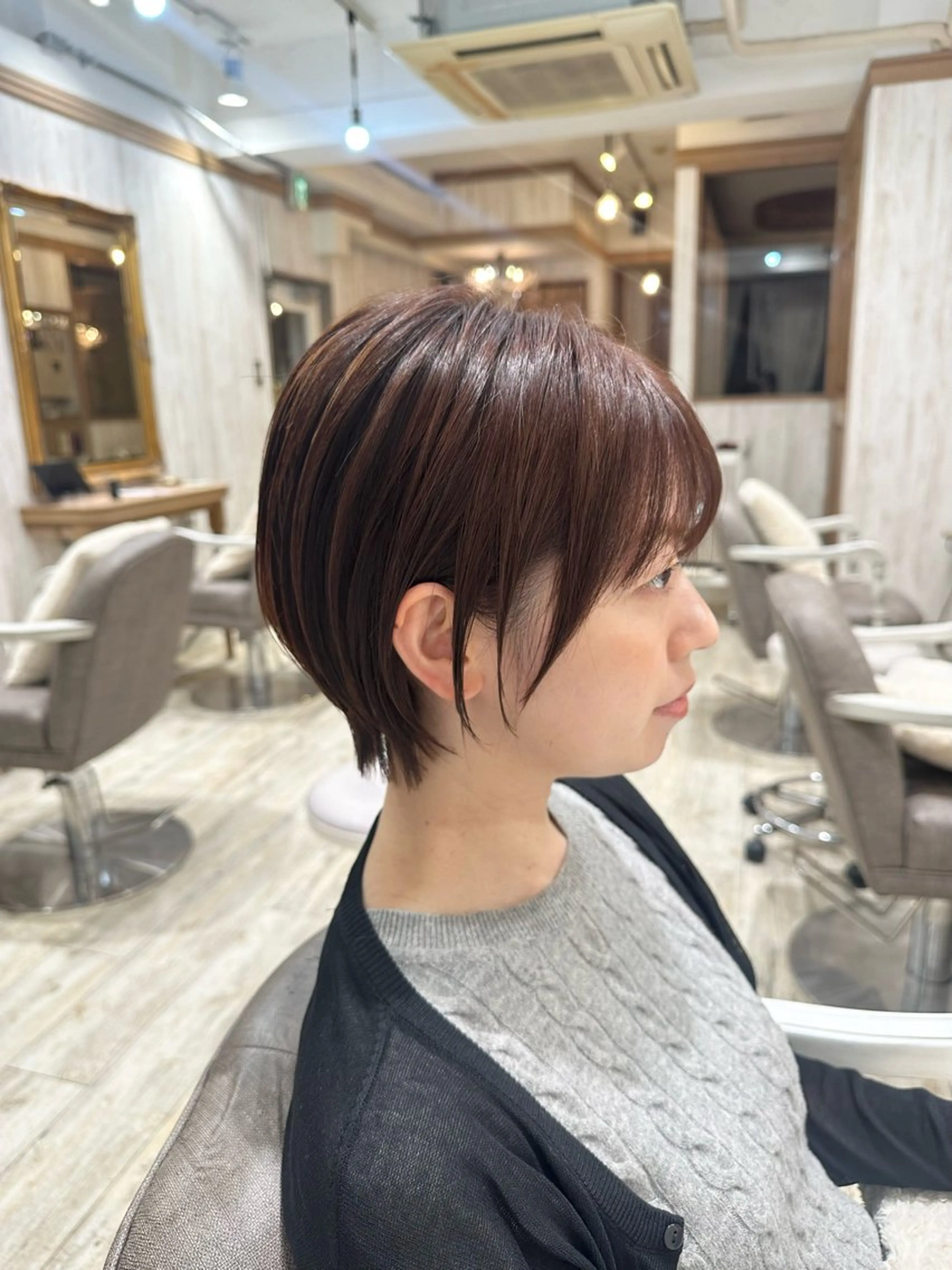 ショート カット ヘアカラー おのだ あやなのヘアスタイル
