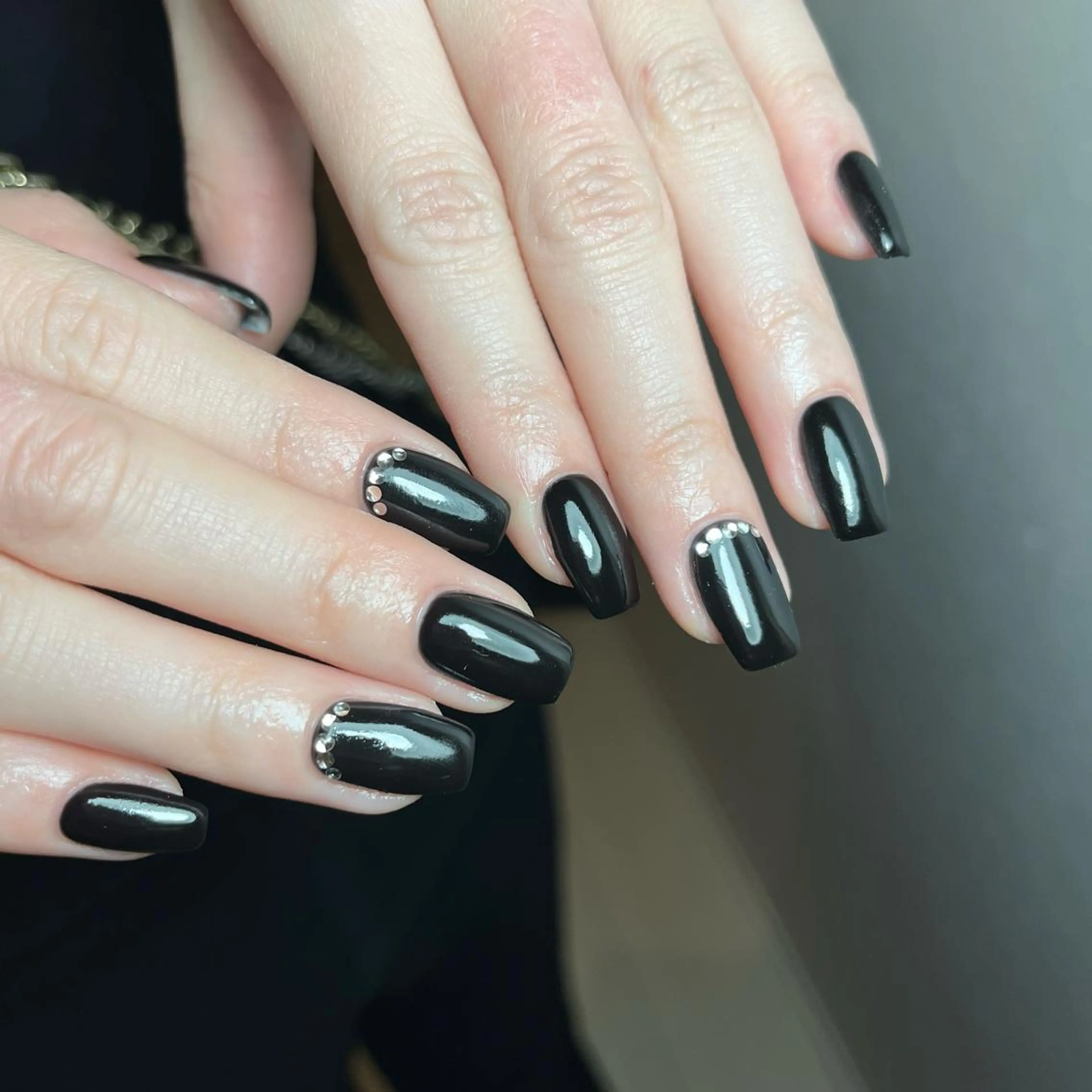 ネイル アートネイル ストーンネイル ハンドネイル NORA nail UMEDAのネイルデザイン