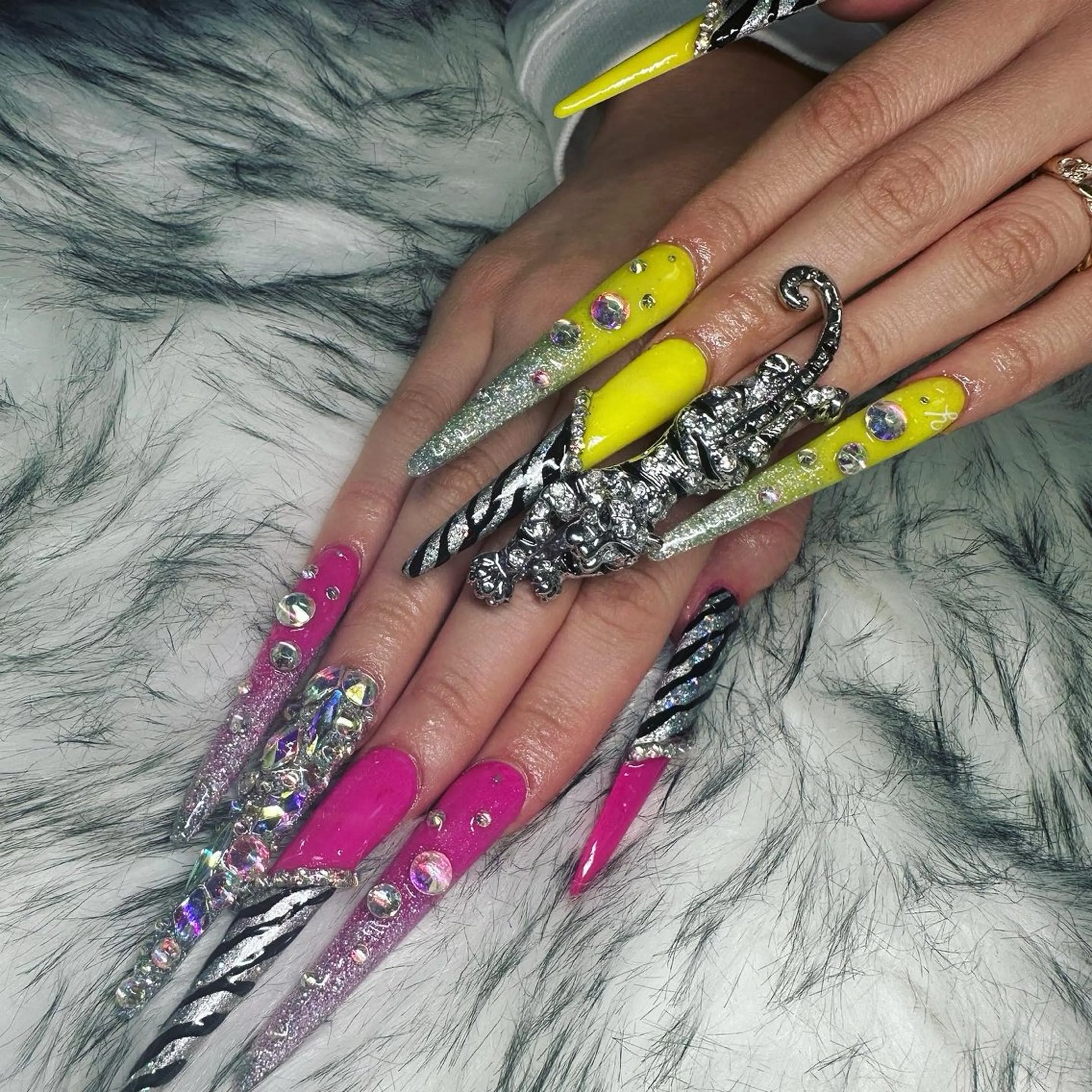 ネイル nail salon  DIA所属・出羽 奈津季のネイルデザイン