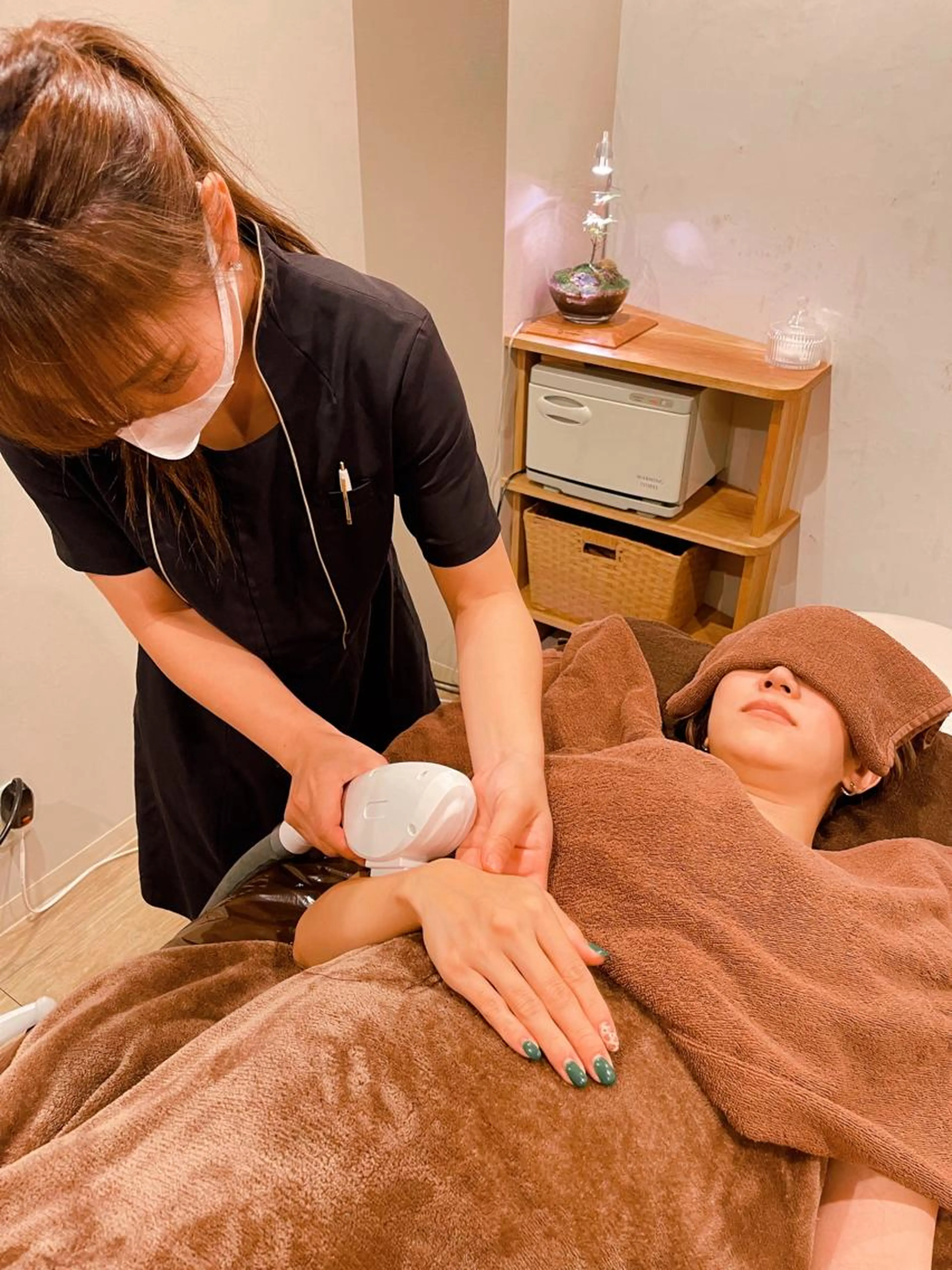 ハイブリッド脱毛全身5年通い放題3月9日700の写真