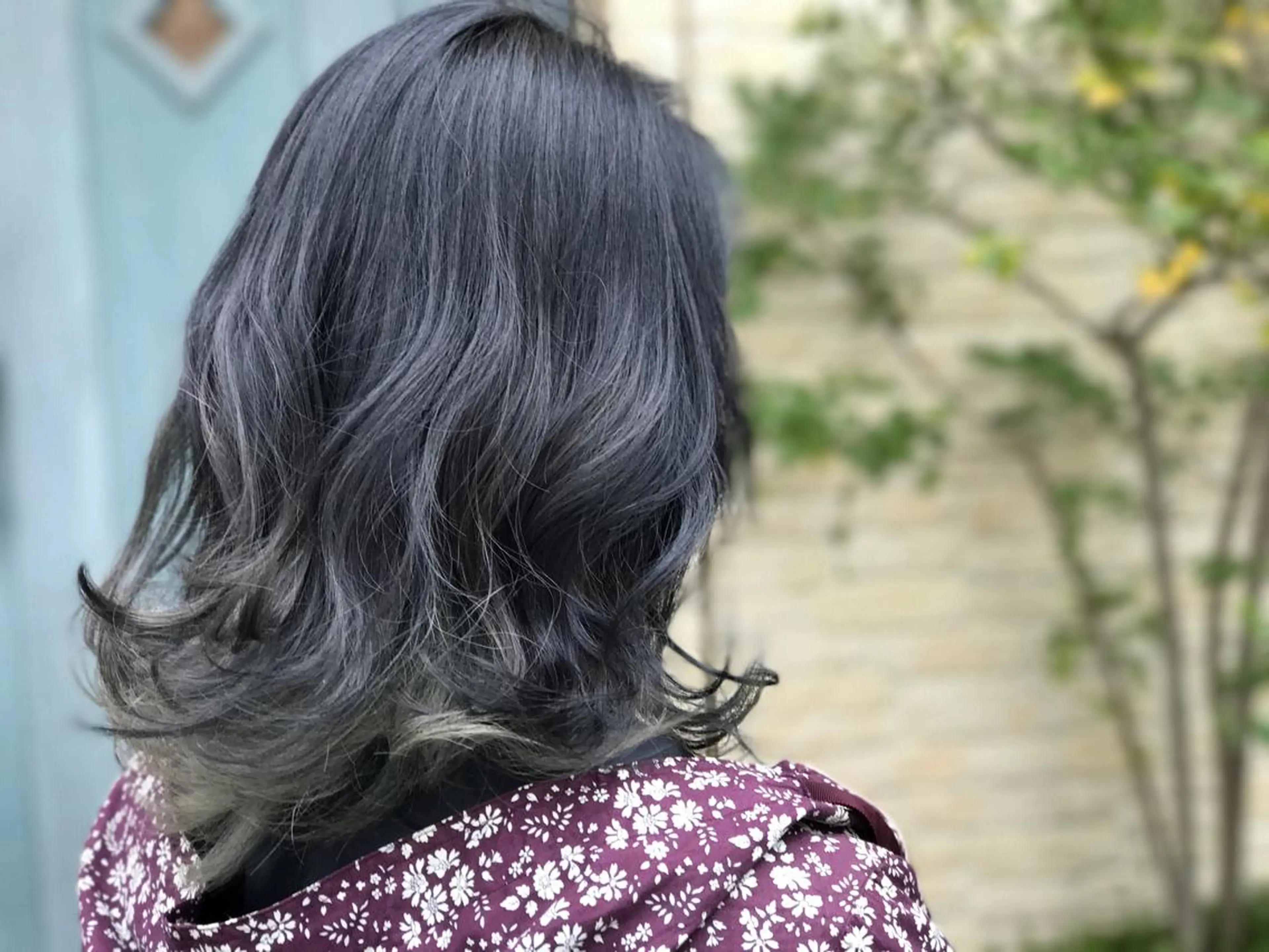 ミディアム カラー ブルーカラー グラデーションカラー ネイビーカラー Lond enikaのヘアスタイル