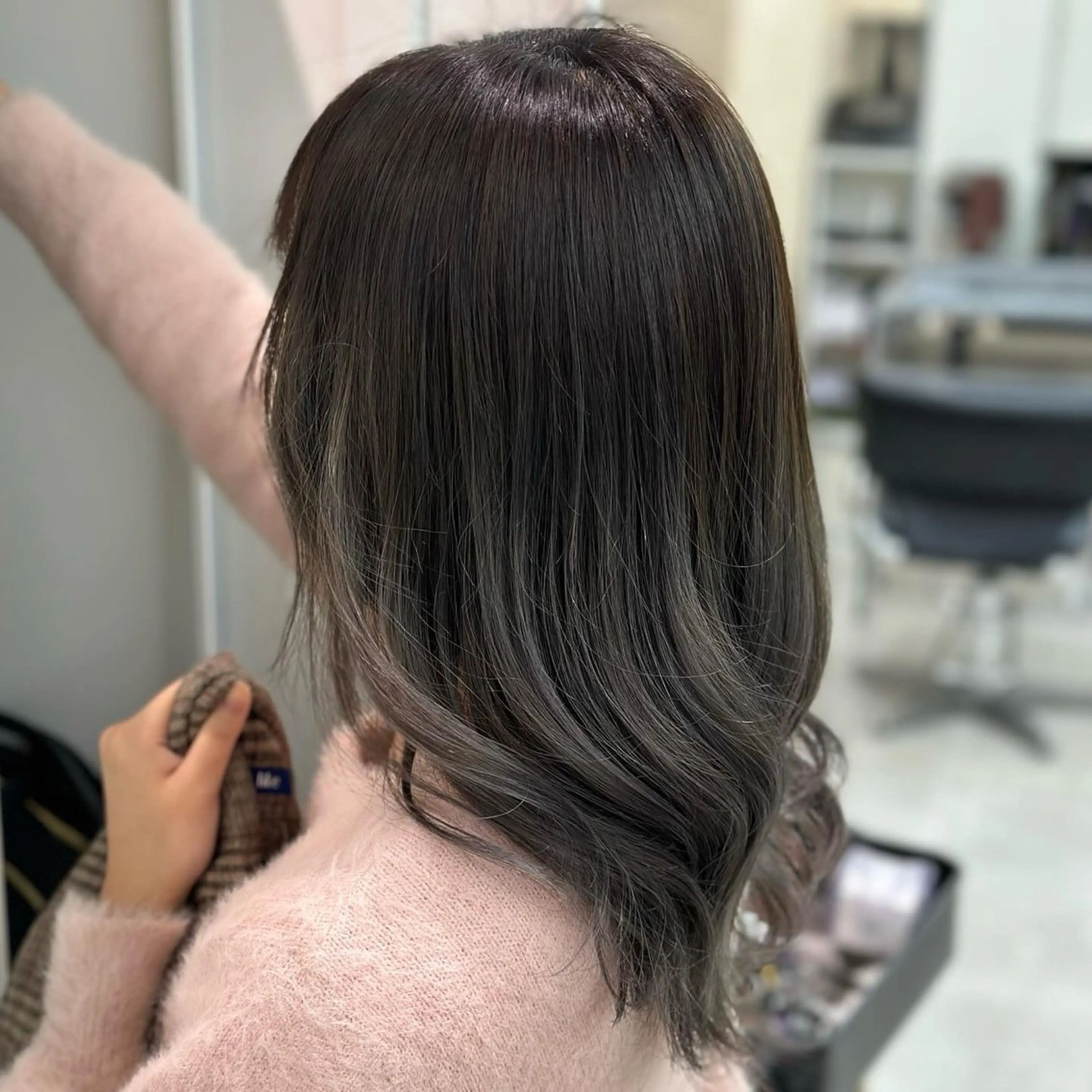 セミロング カラー 🤍透明感カラー🤍 Moeのヘアスタイル