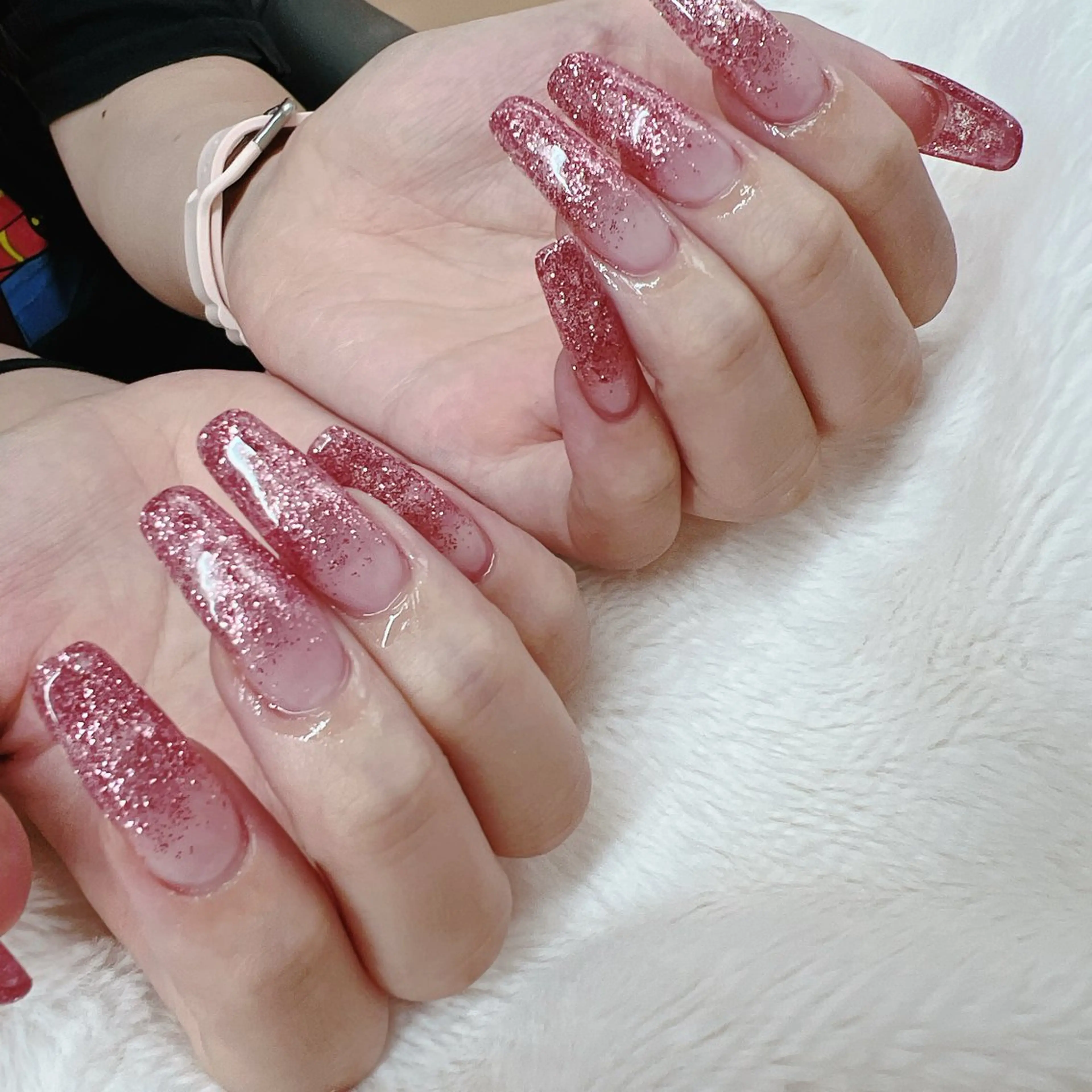 チップ長さだし10本＋ラメグラ💅🤍の写真