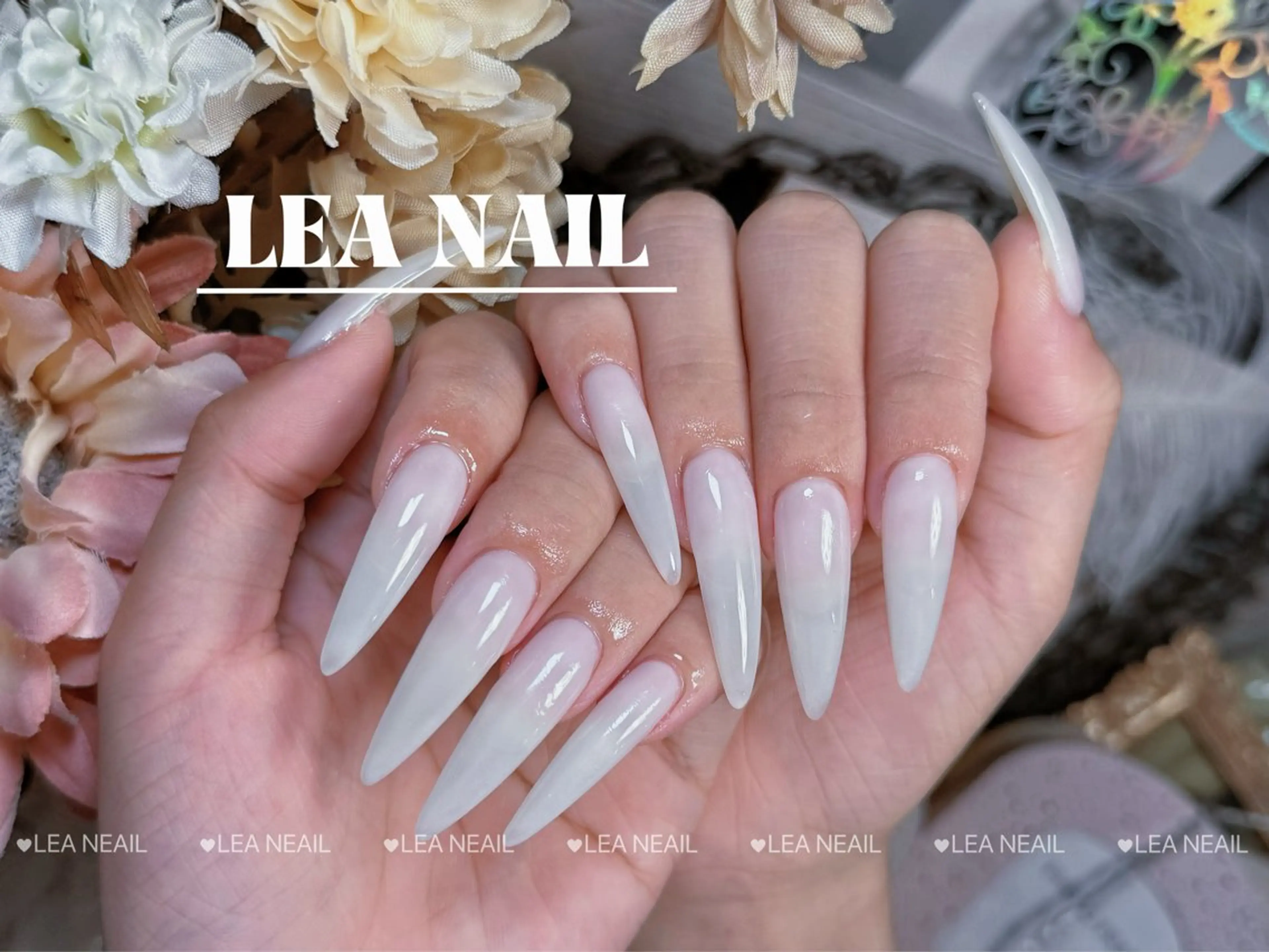 ネイル チークネイル フラッシュネイル フットネイル フレンチネイル ジェルネイル ハンドネイル Luxe Nail Salonのネイルデザイン
