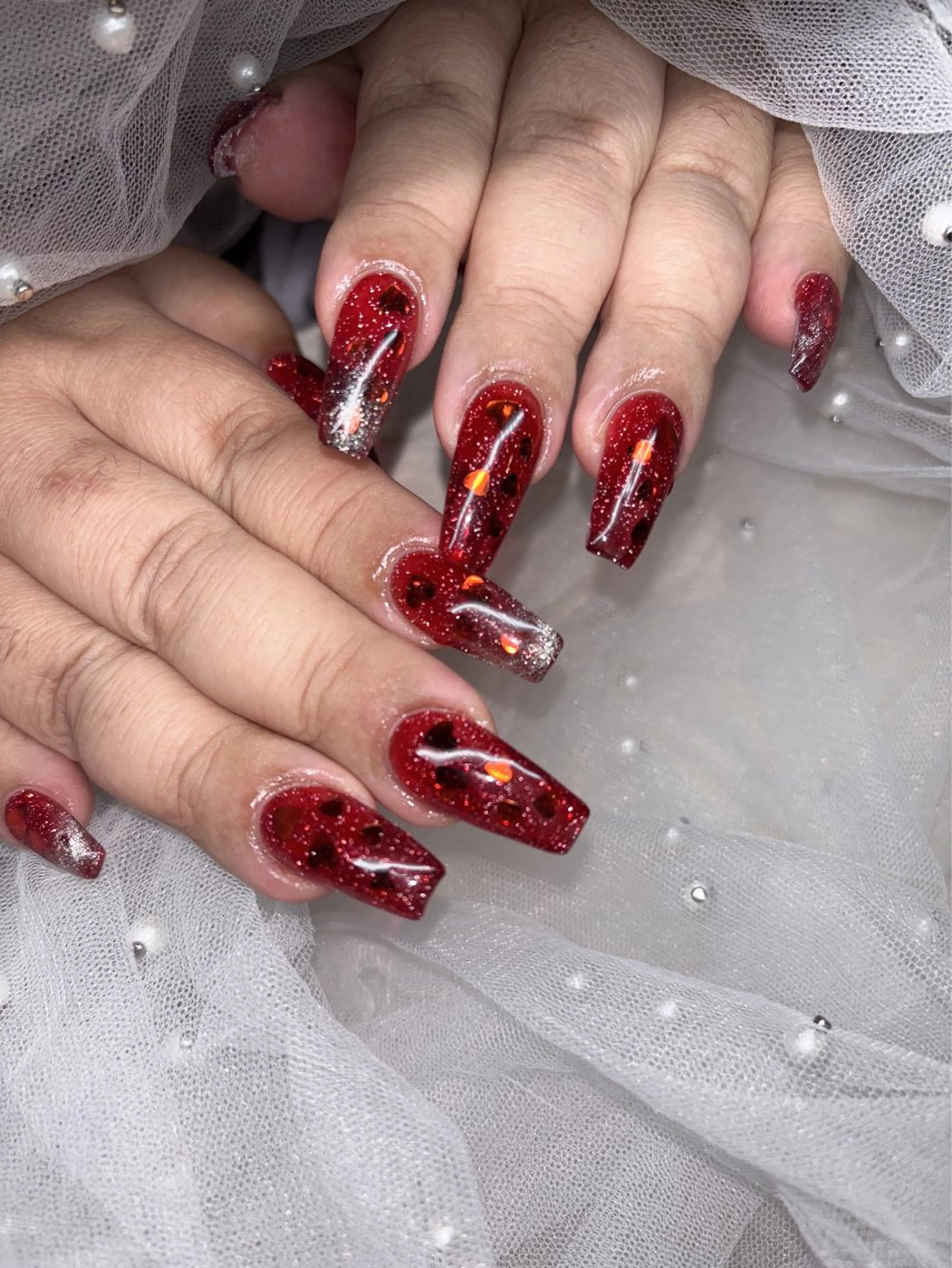 ネイル 韓国ネイル ラメ(グリッター) バレンタイン ワンホンネイル ハンドネイル happiness nailのネイルデザイン