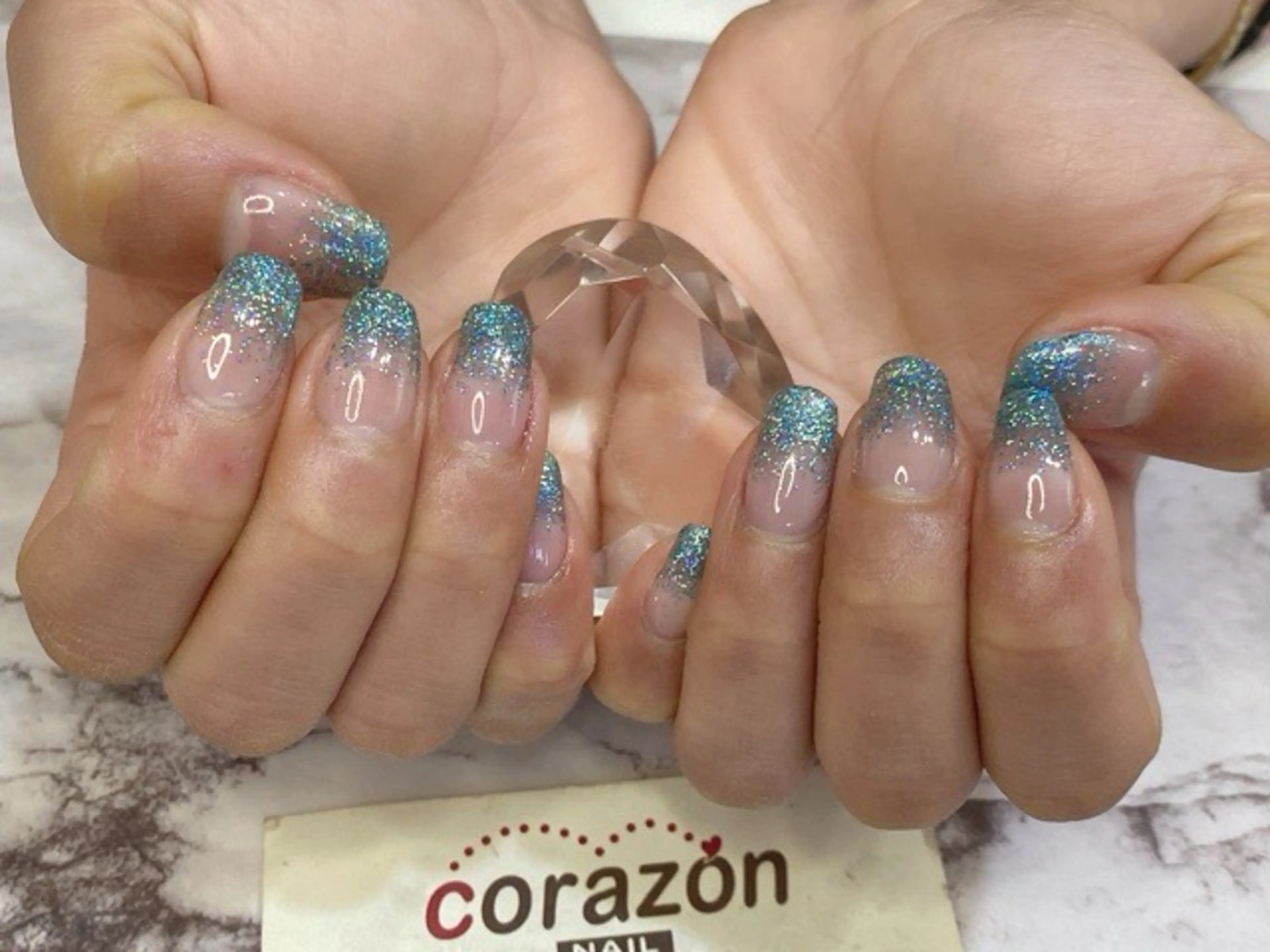 ネイル オーロラネイル ジェルネイル グラデーション ラメ(グリッター) ラメグラデーション ハンドネイル corazon所属・ネイリスト aicoのネイルデザイン