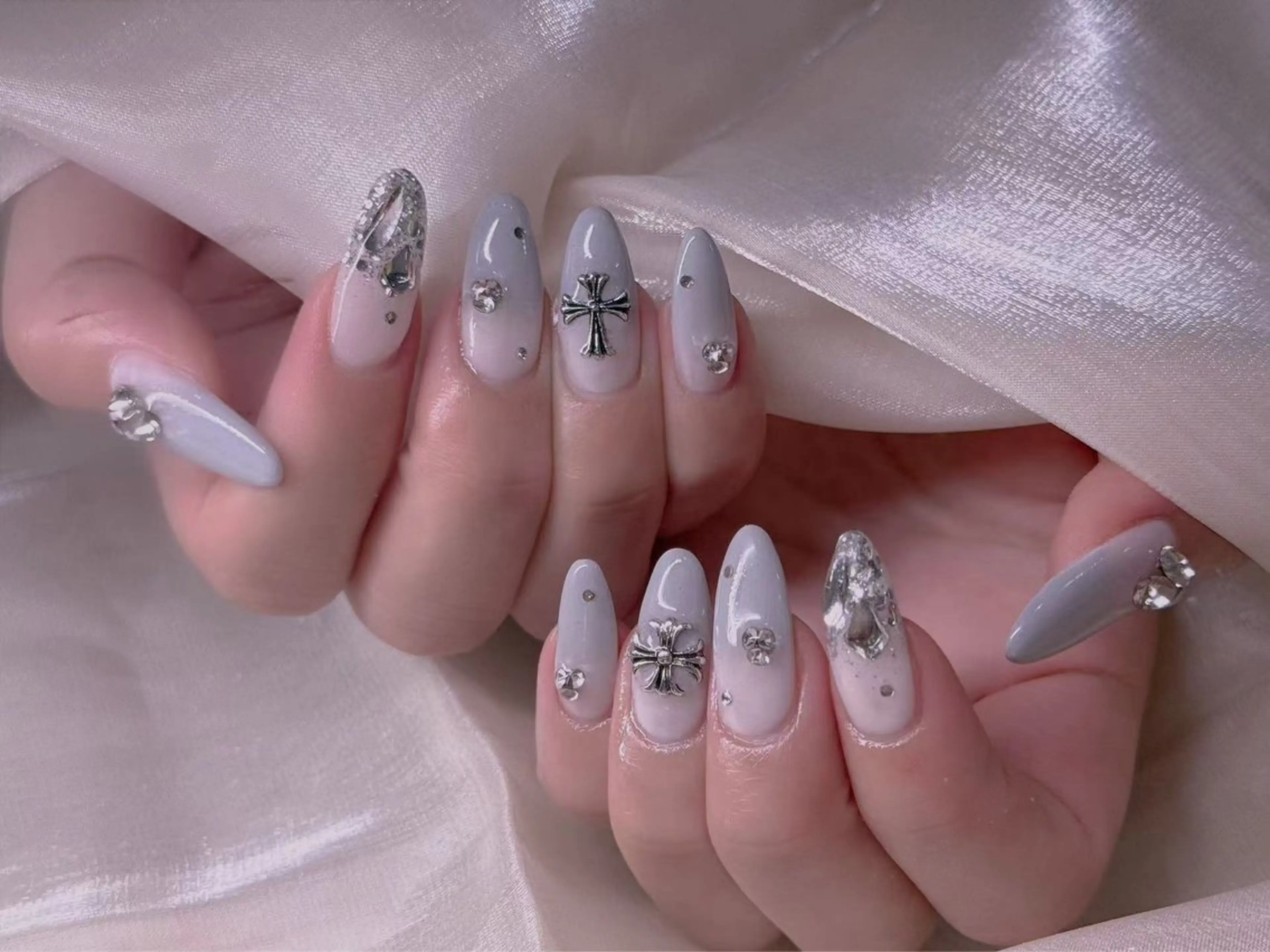 ネイル ブルー チークネイル フレンチネイル ジェルネイル ハート 美爪パラジェル導入店 Sunnilyのネイルデザイン