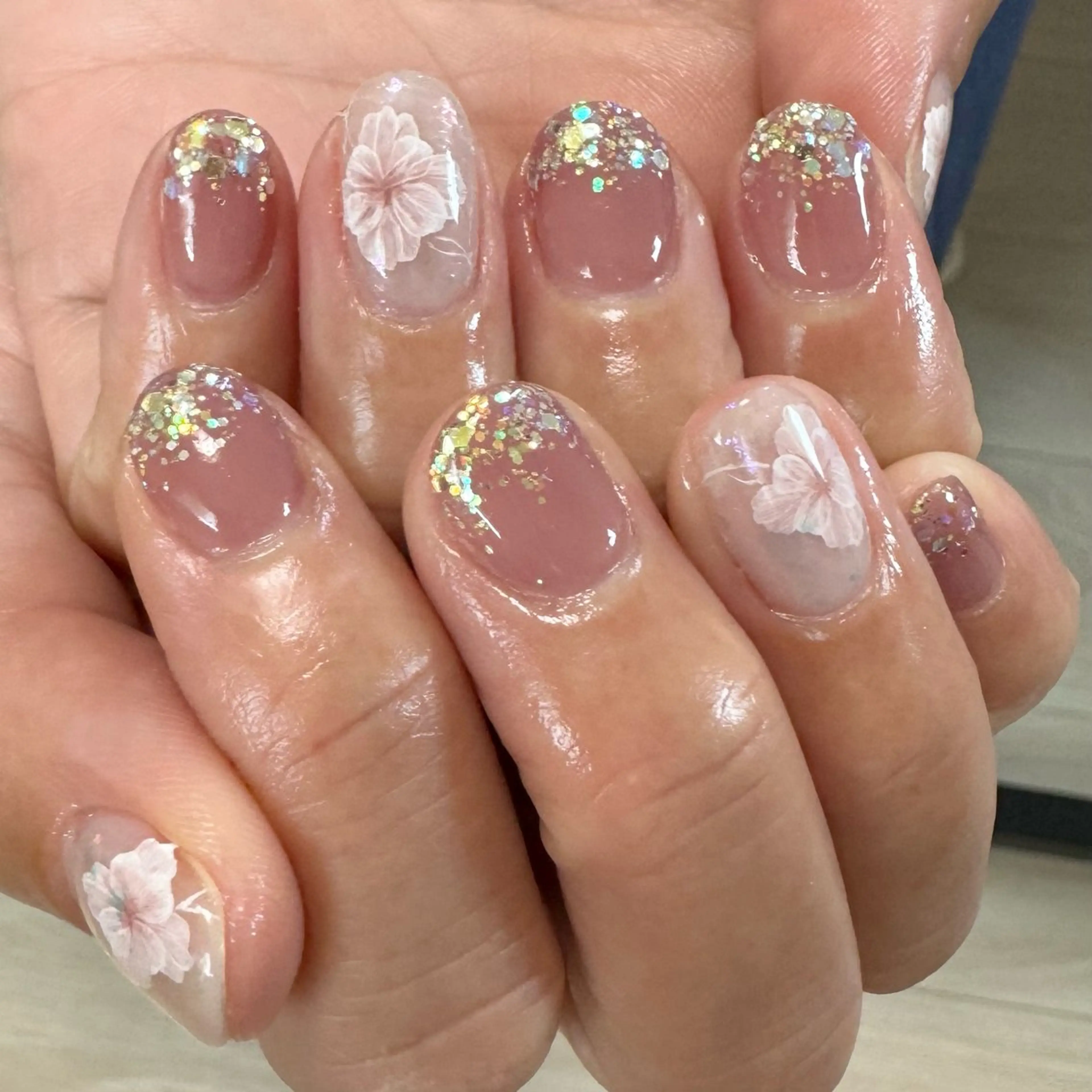 ネイル アートネイル フラワーネイル グラデーション ラメ(グリッター) ラメグラデーション Hana_ Rieのネイルデザイン