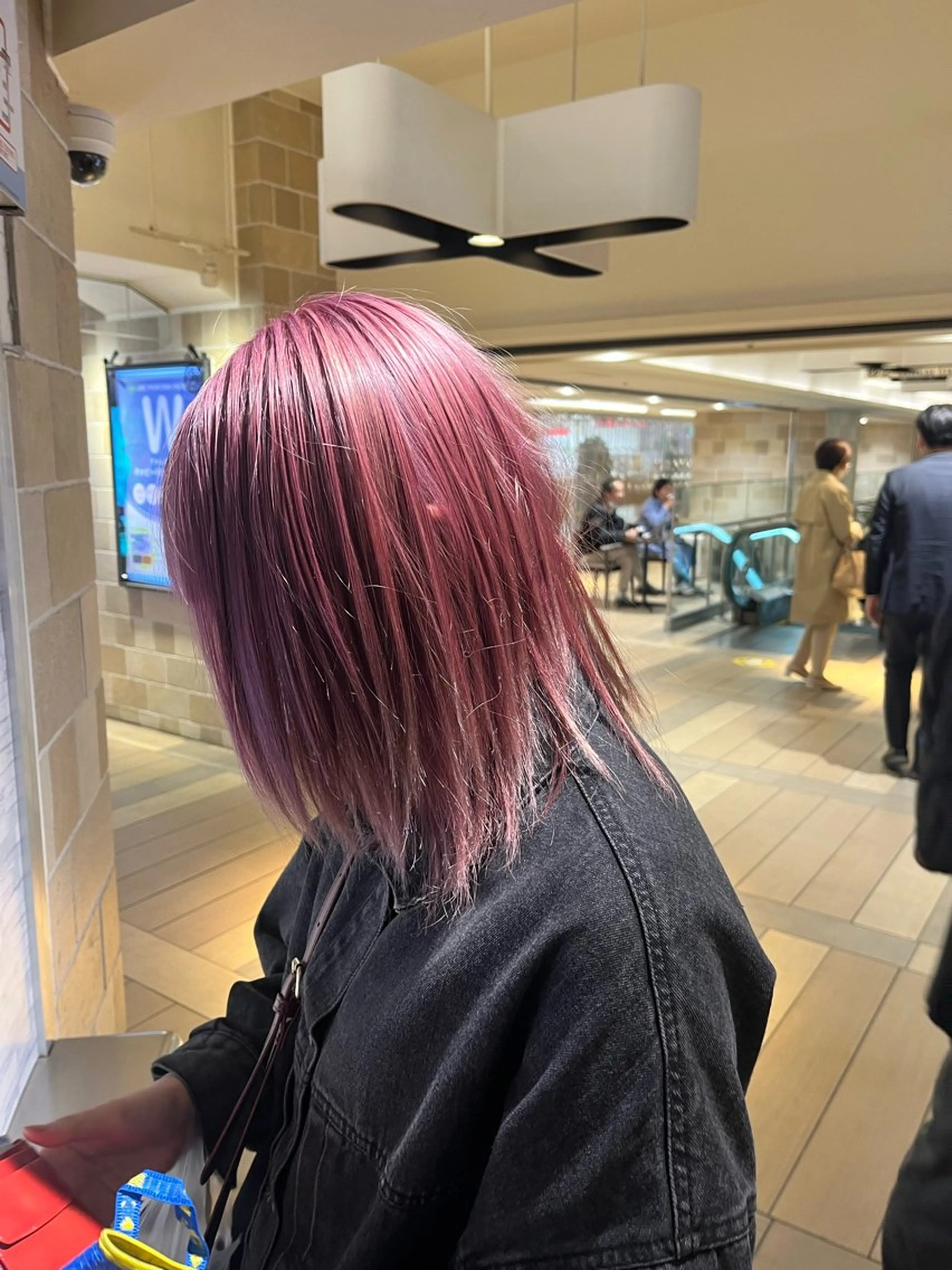 ミディアム カラー 5:8所属・吉祥寺【髪質改善カラ ー/ブリーチ】藤井のヘアスタイル