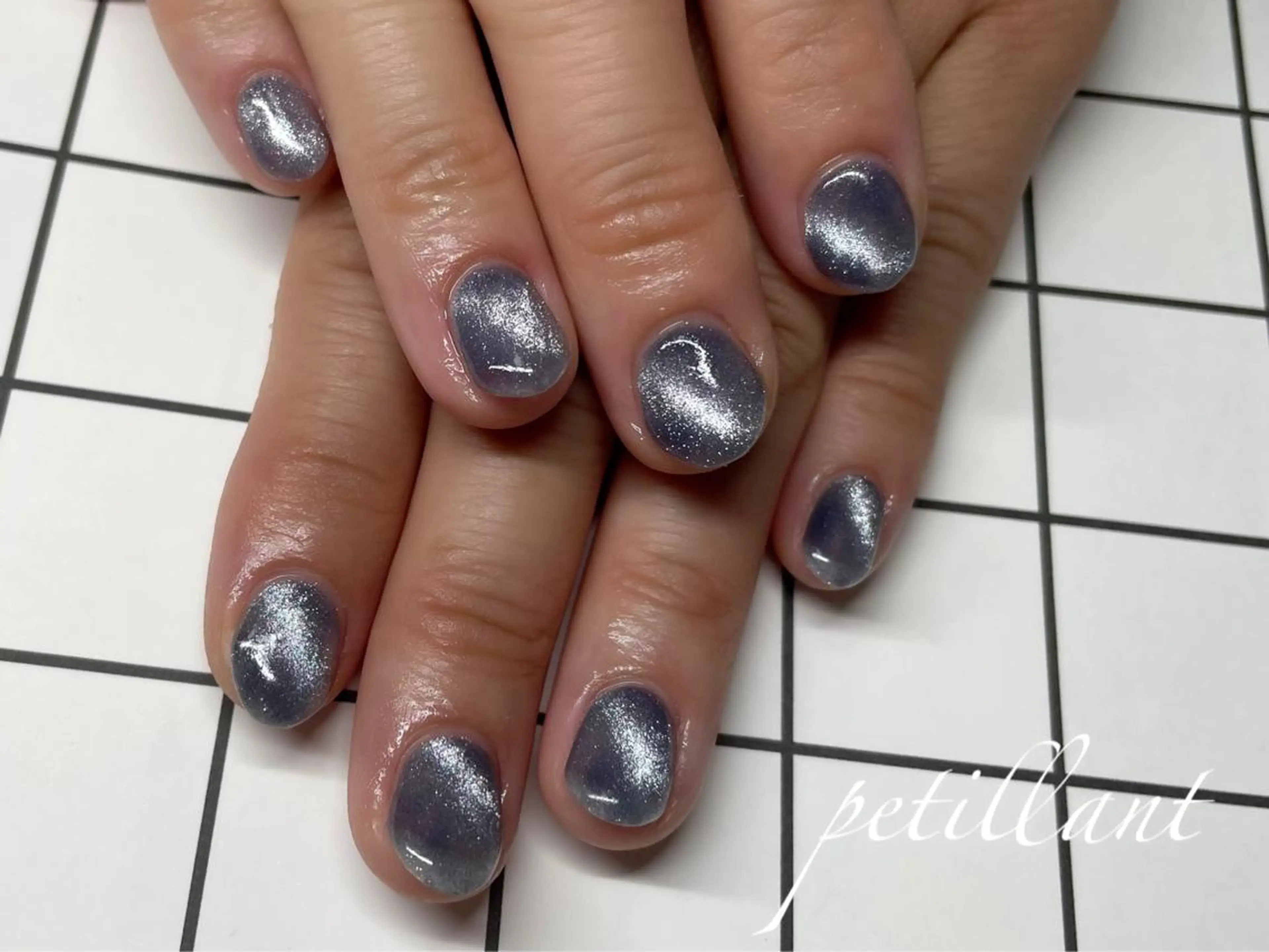 ネイル キラキラネイル マグネットネイル マグネットワンカラー ワンカラーネイル ハンドネイル ハンドケア petillant所属・nail salon petillantのネイルデザイン