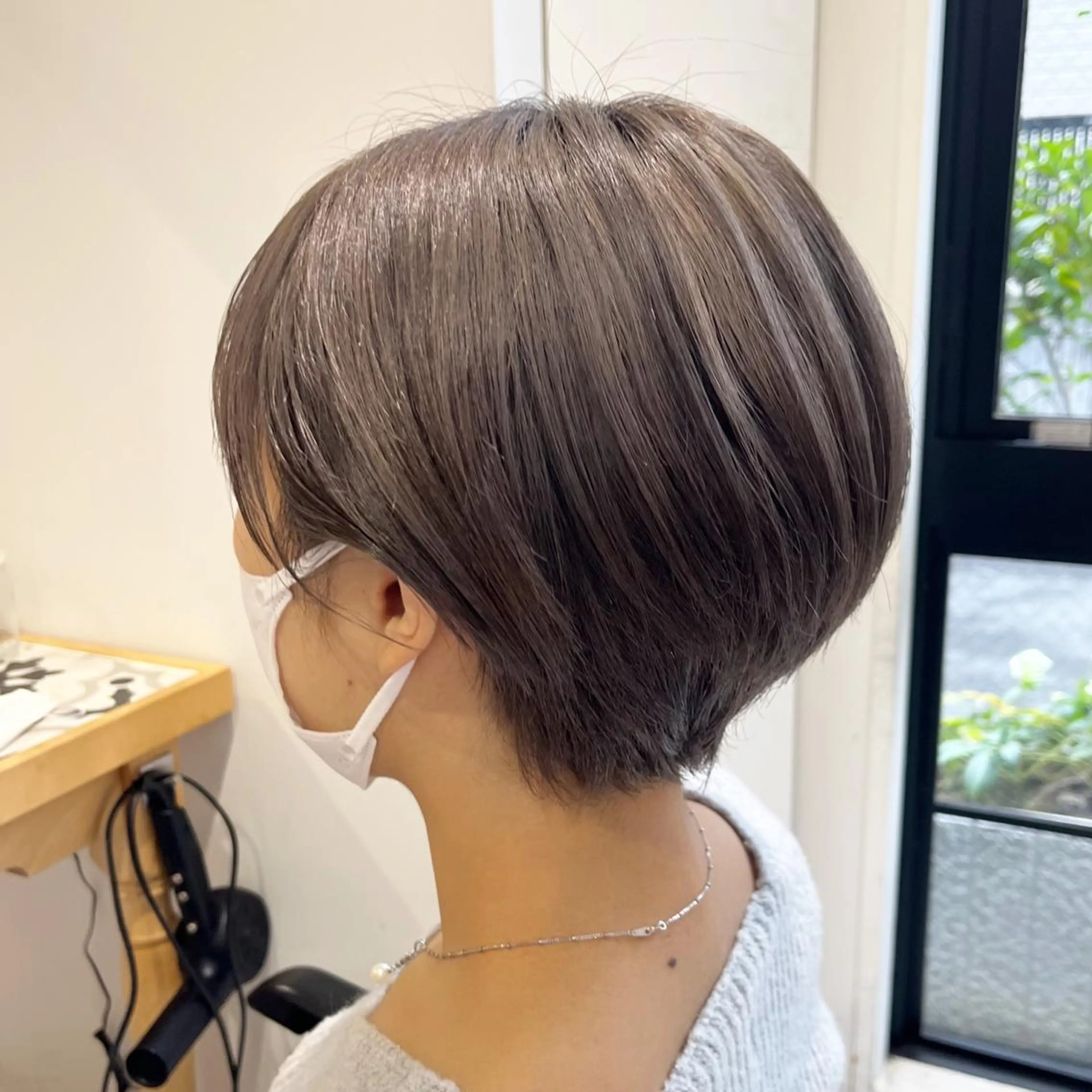 ショート カラー ナミ🩶暗髪/暖色 ❤️/透明感/縮毛のヘアスタイル