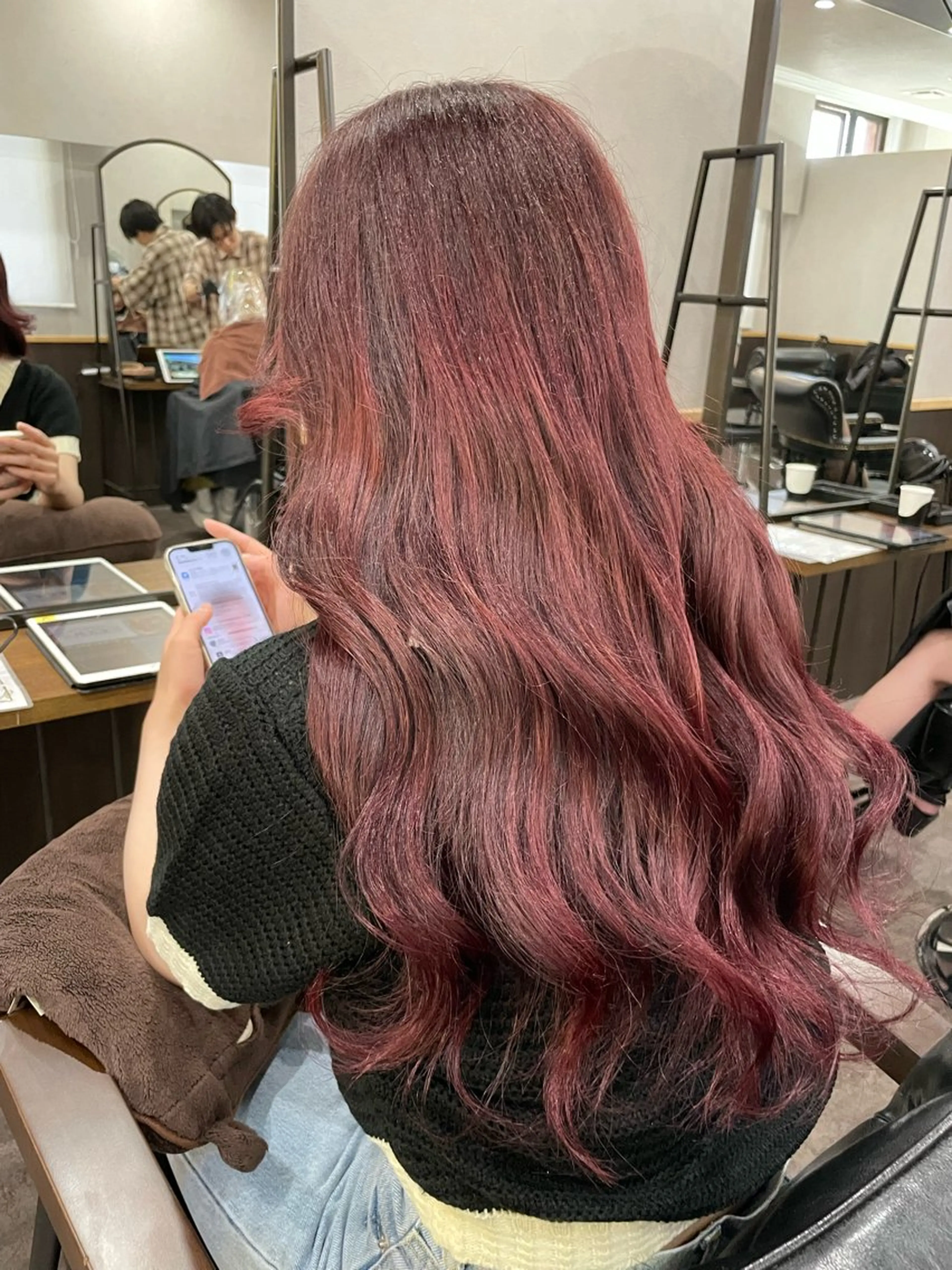 ロング カラー ピンクカラー レッドカラー 韓国風ヘア レイヤーカット レイヤー/艶カラー 🫧守利のヘアスタイル