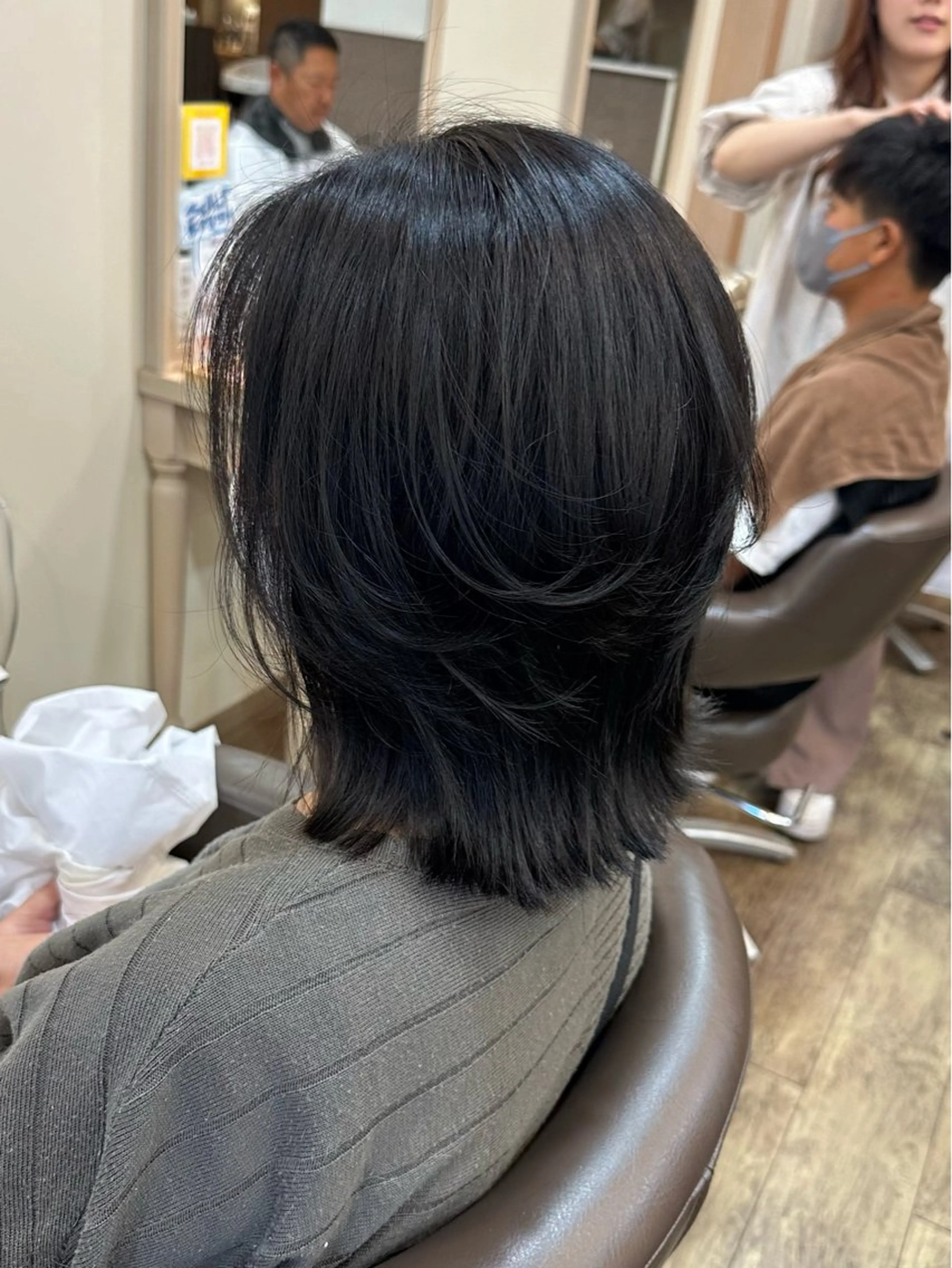 ミディアム カット 杉田 花乃のヘアスタイル