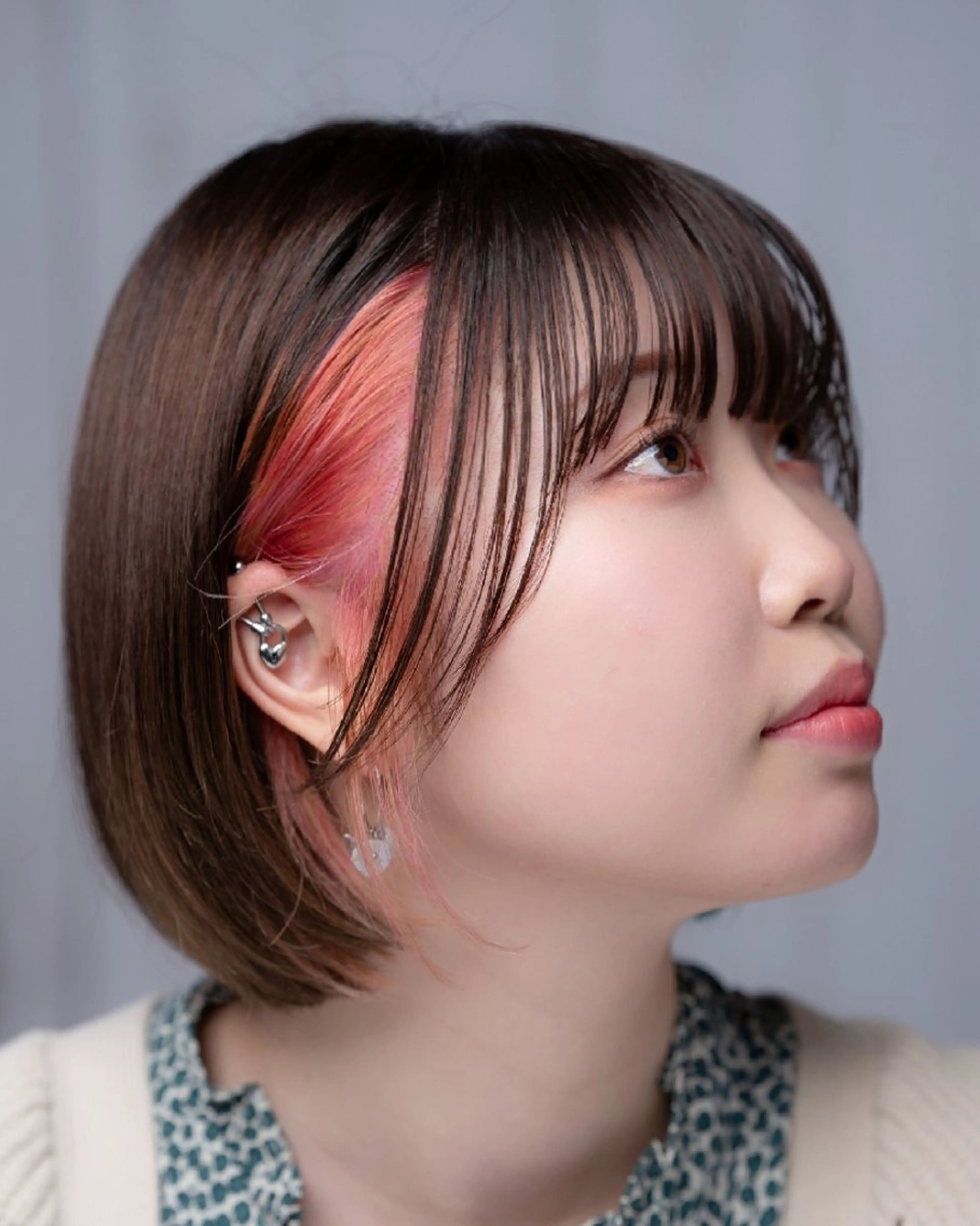 ショート カラー バレイヤージュ イヤリングカラー グラデーションカラー グレージュ ハイライトカラー Loop for hair所属・松尾 泰伸のヘアスタイル