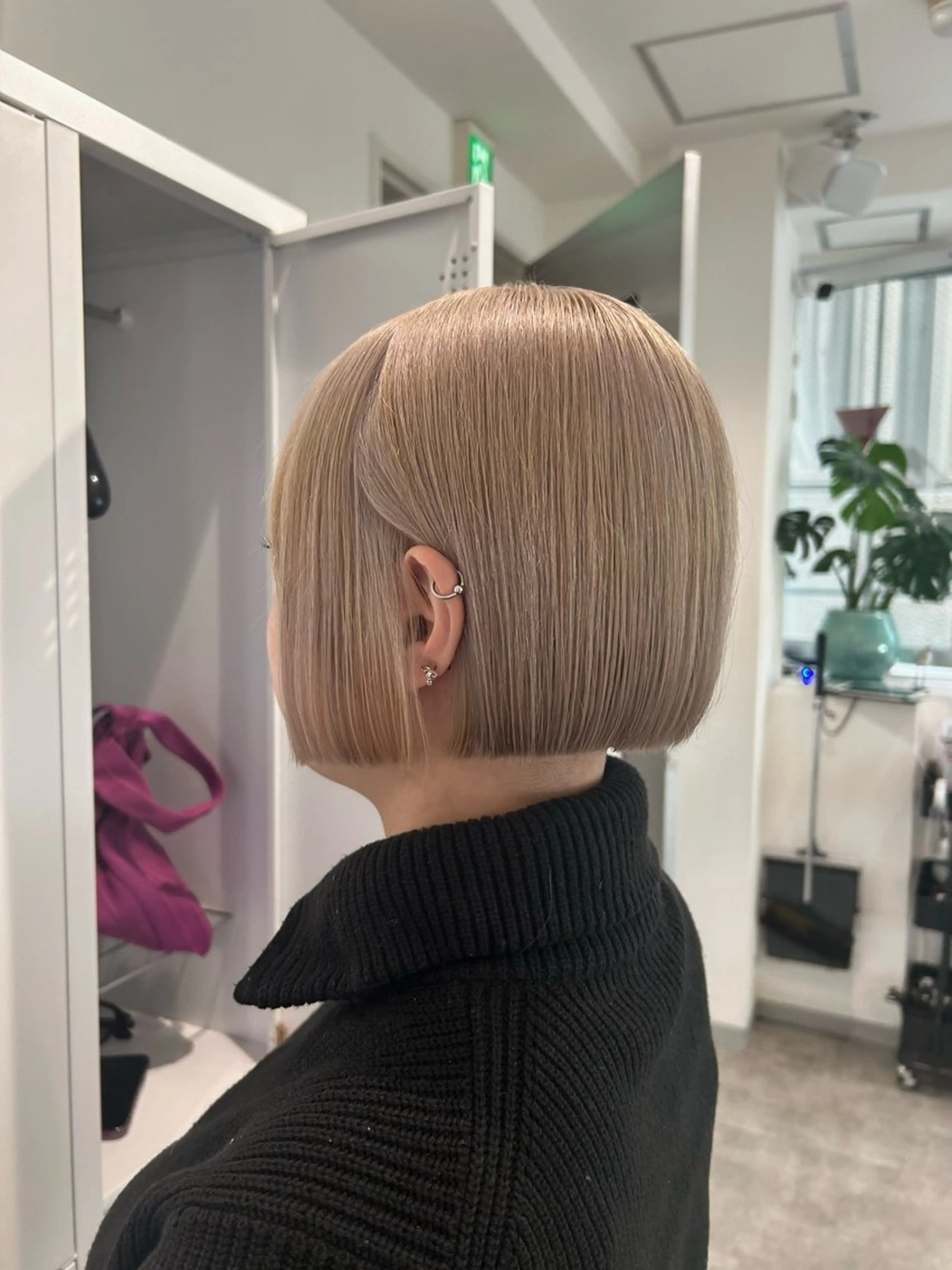 ショート ボブ カット ブリーチ/ベージュ /レイヤー/ひよりのヘアスタイル