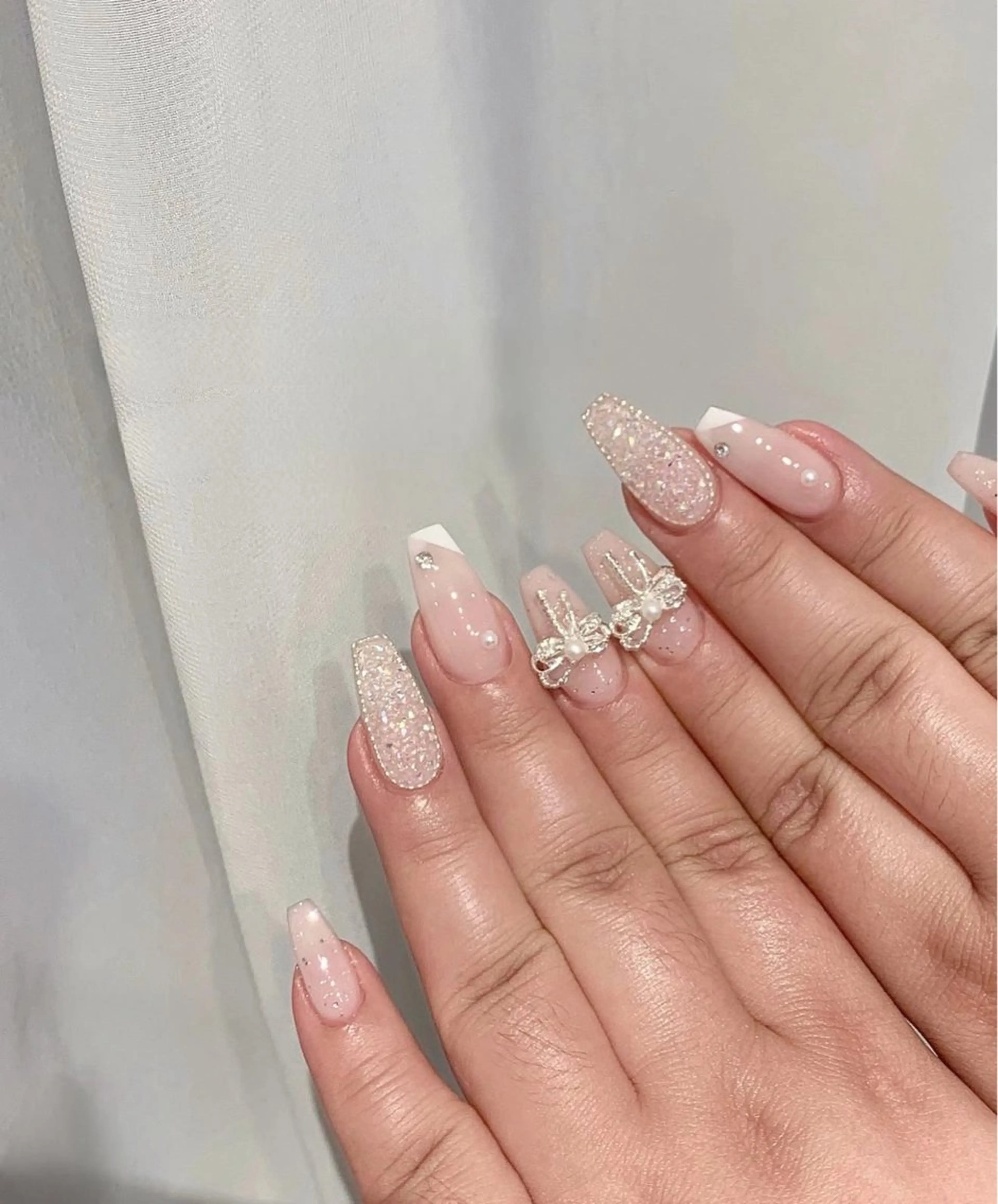 ネイル フラッシュネイル フレンチネイル グラデーション キラキラネイル 韓国ネイル ハンドネイル Lina nail所属・Lunaa 池袋のネイルデザイン