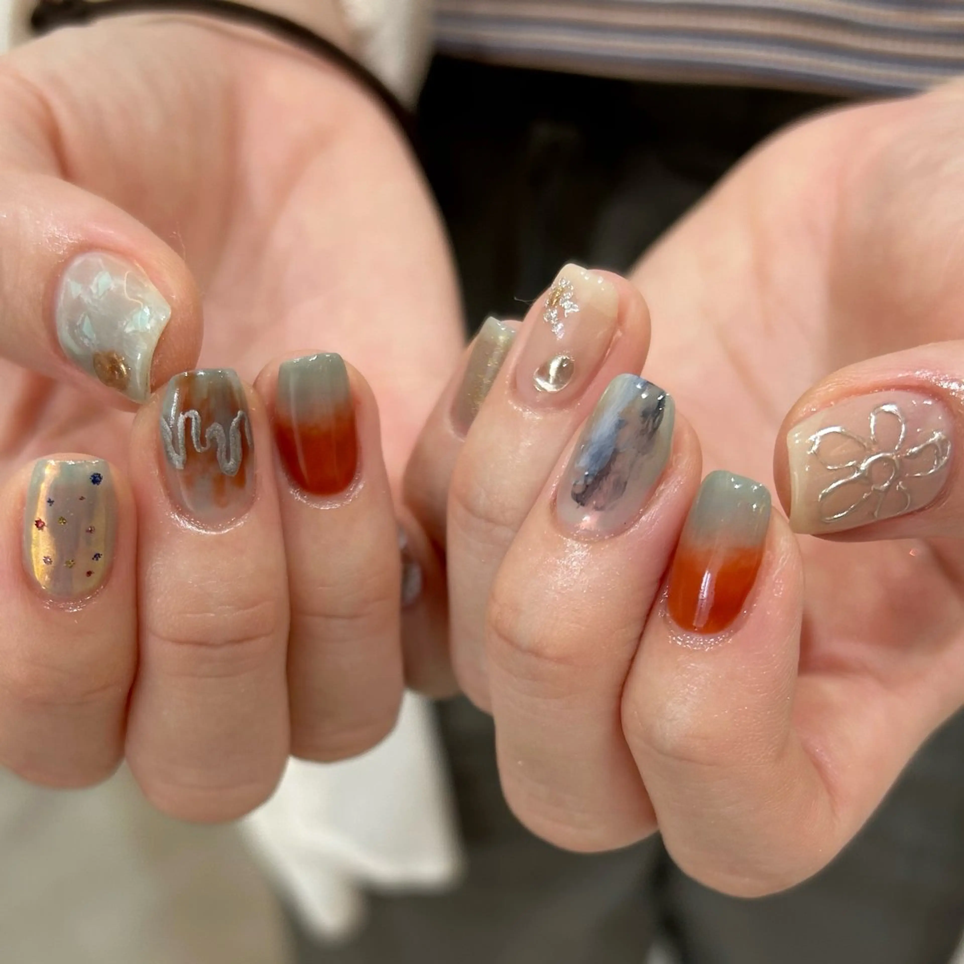 ネイル ミラーネイル ハンドネイル shio ♡ 1〜2月予約受付中のネイルデザイン