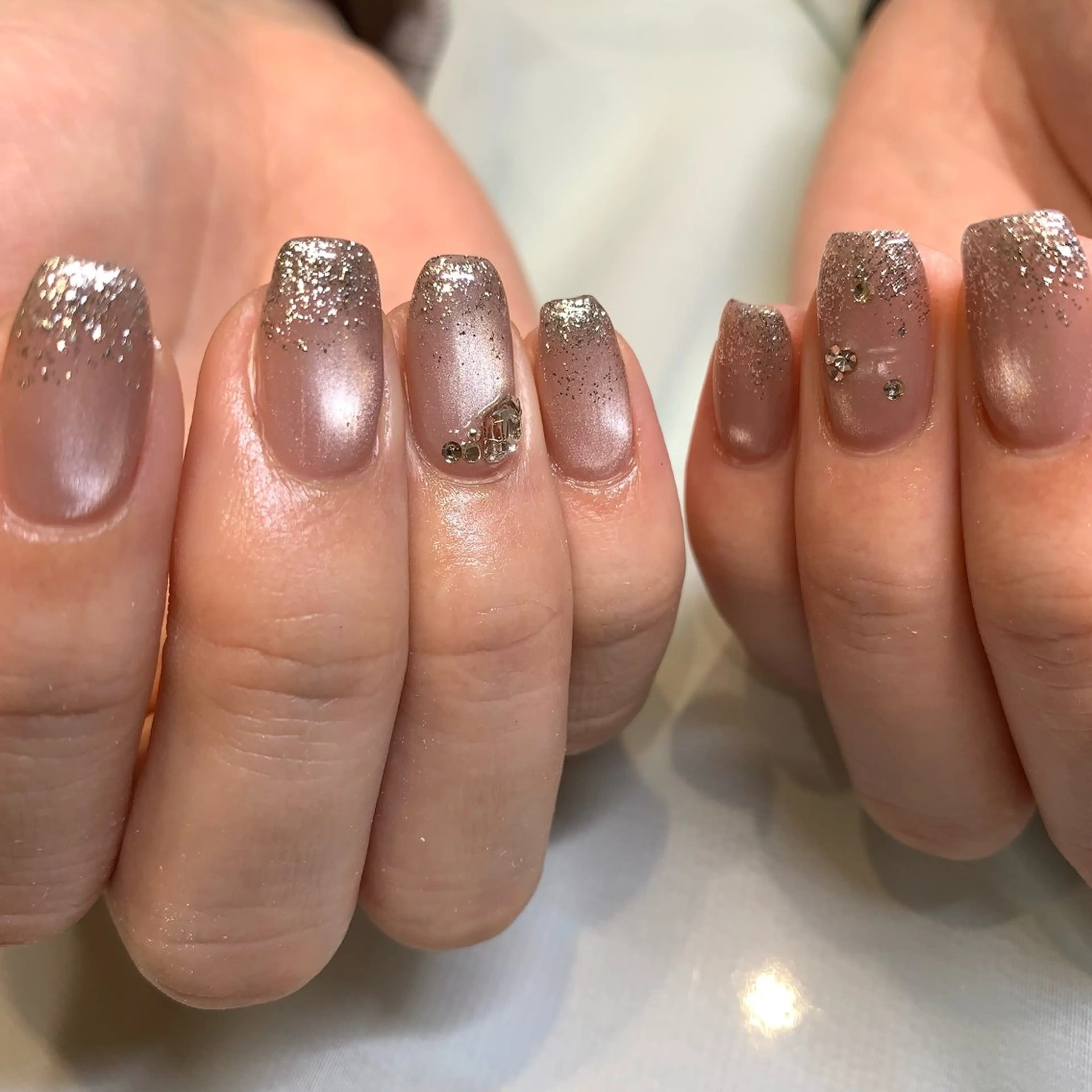 ネイル グラデーション キラキラネイル ラメ(グリッター) ラメグラデーション マグネットネイル nailAVANCE akariのネイルデザイン