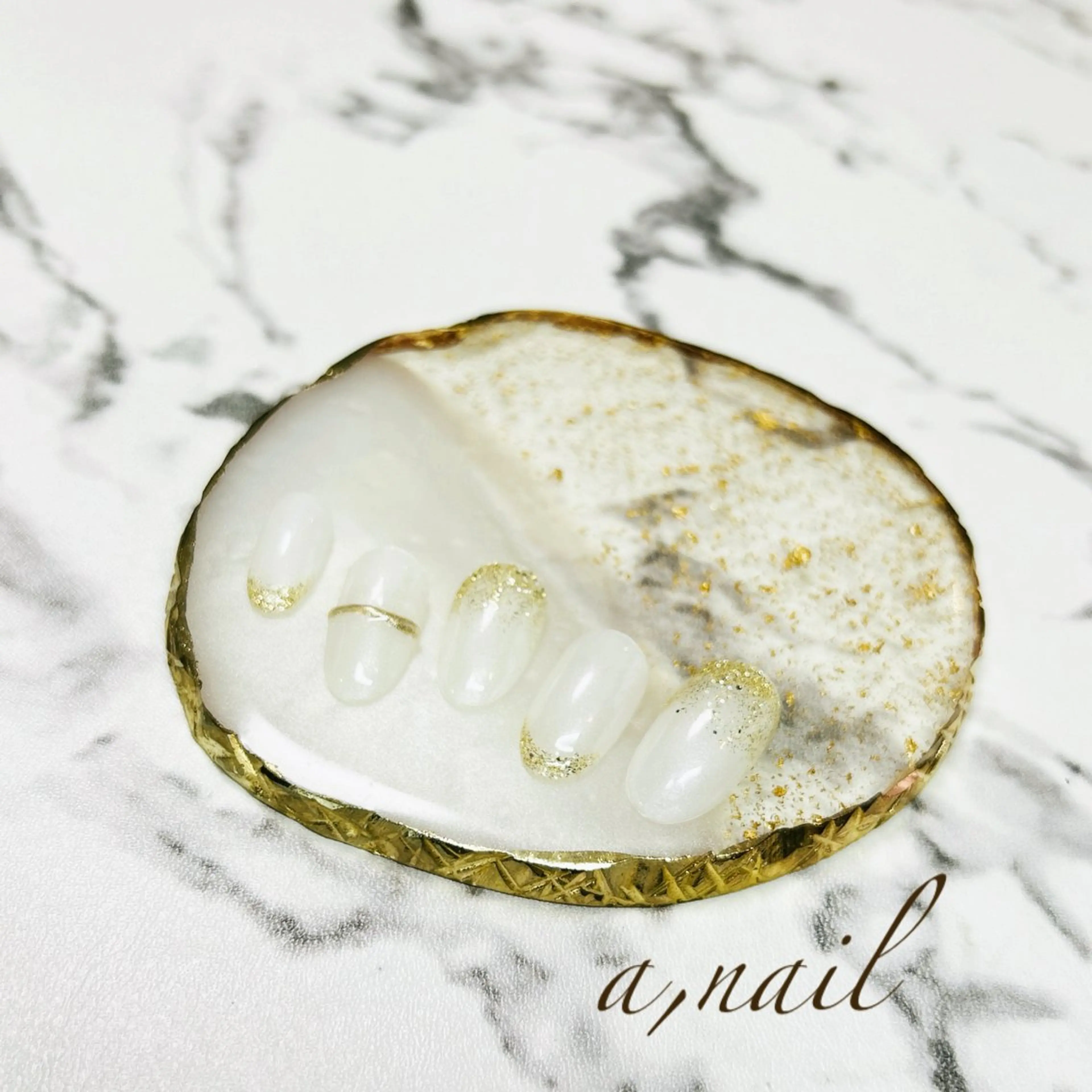 ネイル フレンチネイル グラデーション キラキラネイル ラメ(グリッター) ラメグラデーション ハンドネイル ネイルサロン エーネイルのネイルデザイン